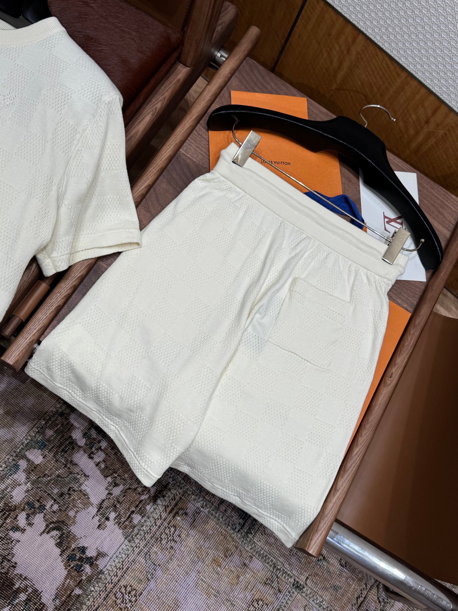 LOU SHORTS
