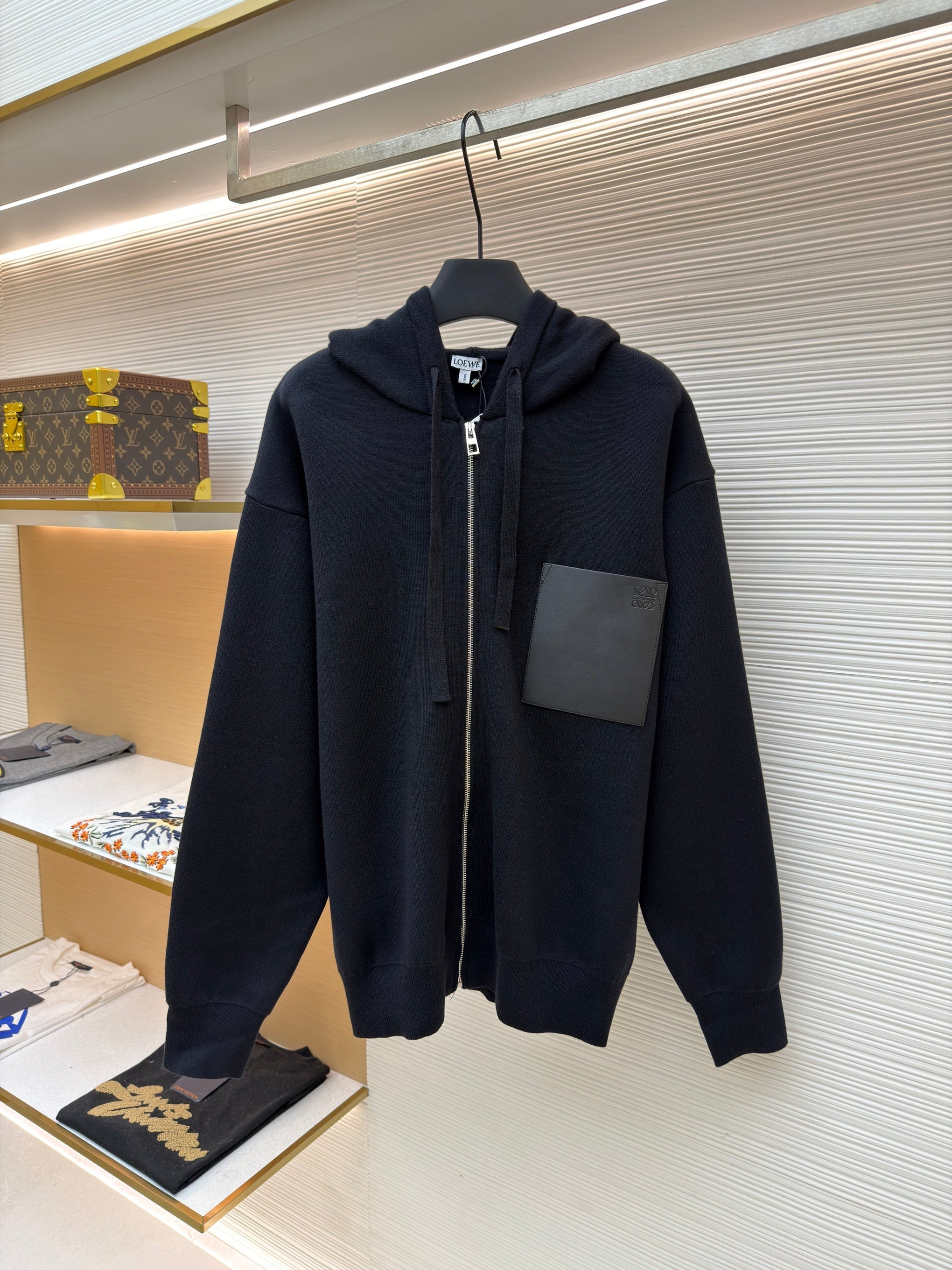 LOEW ZIP SWEATSHIRT