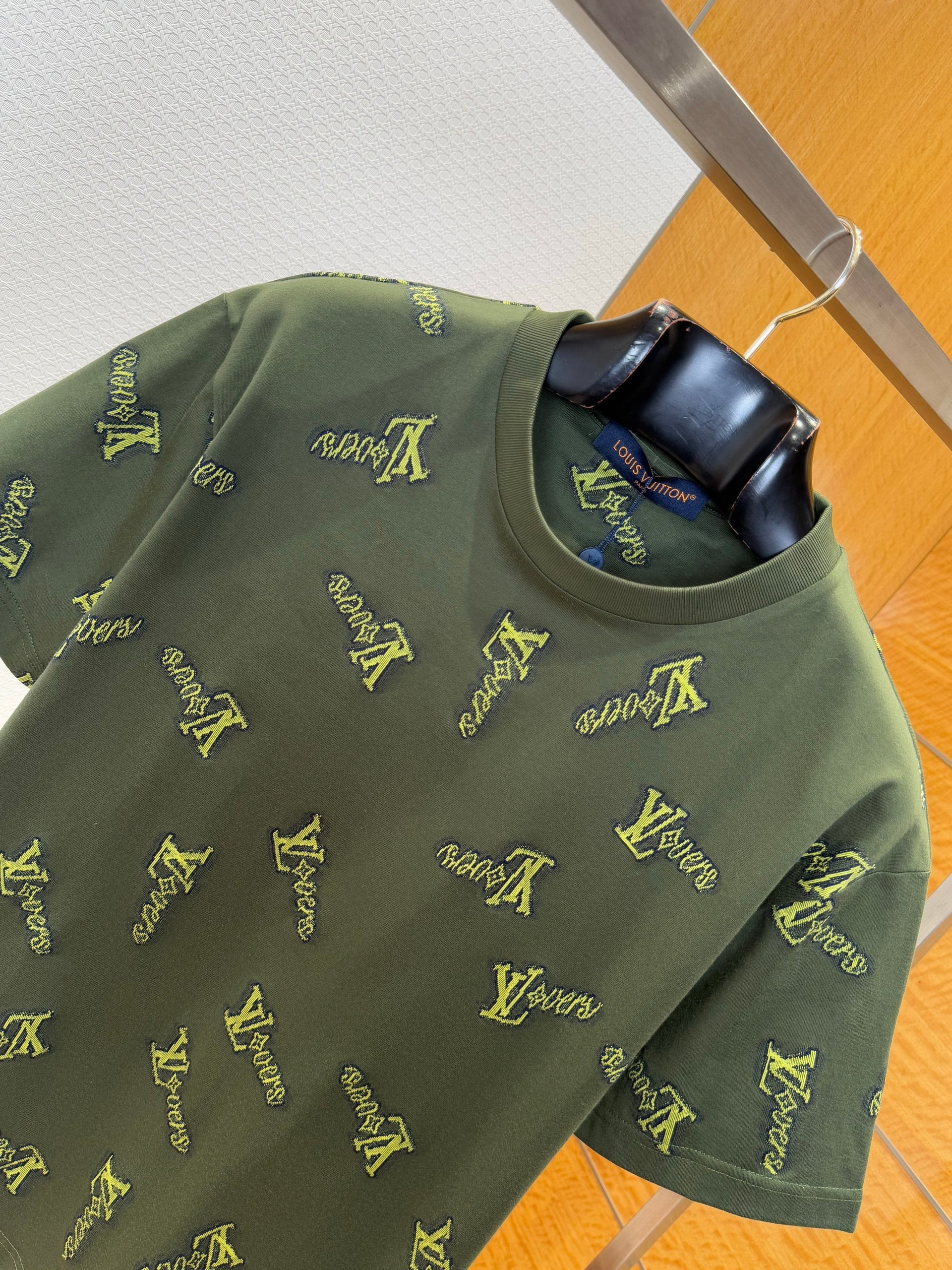 LOU T-SHIRT