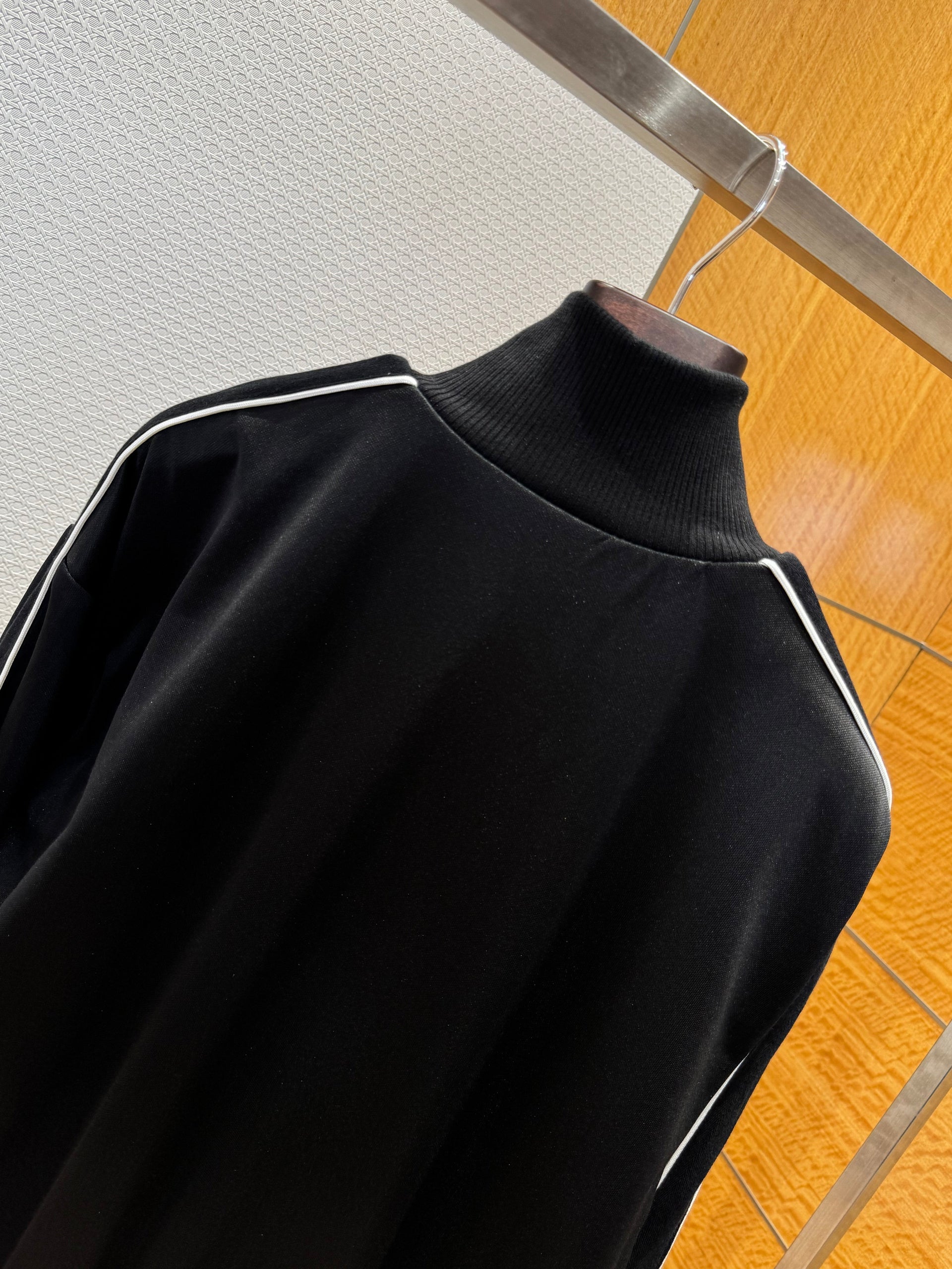LOEW BOMBER