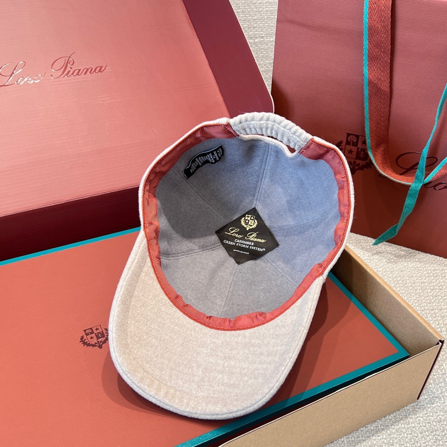 LORO P CASHMERE CAP