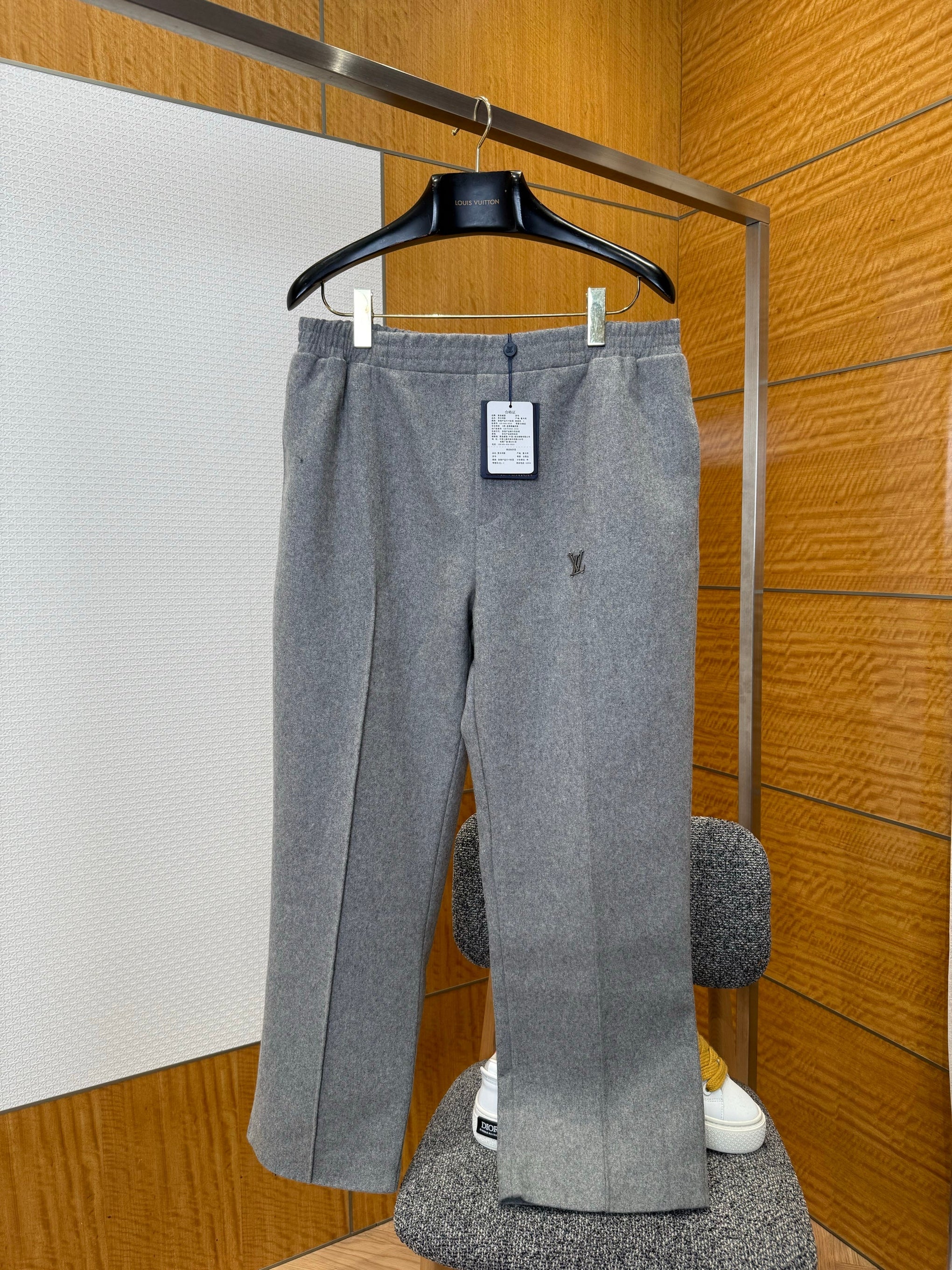 LOU JOGGERS