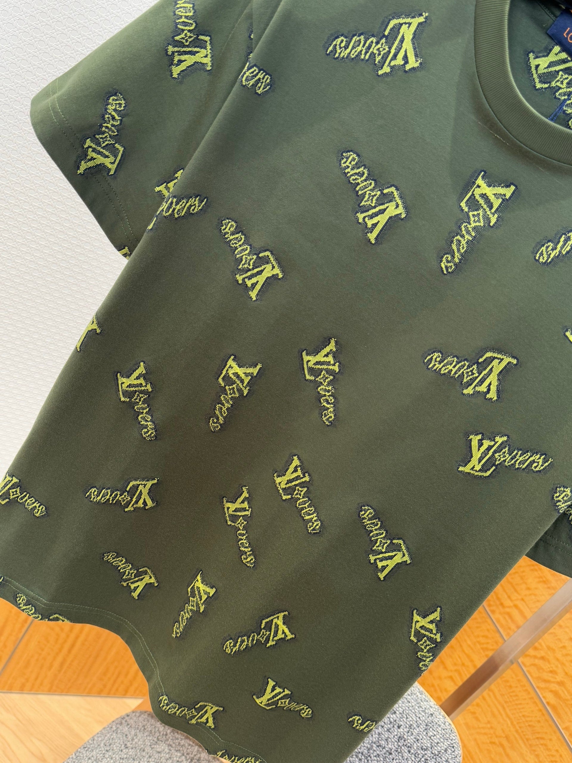 LOU T-SHIRT