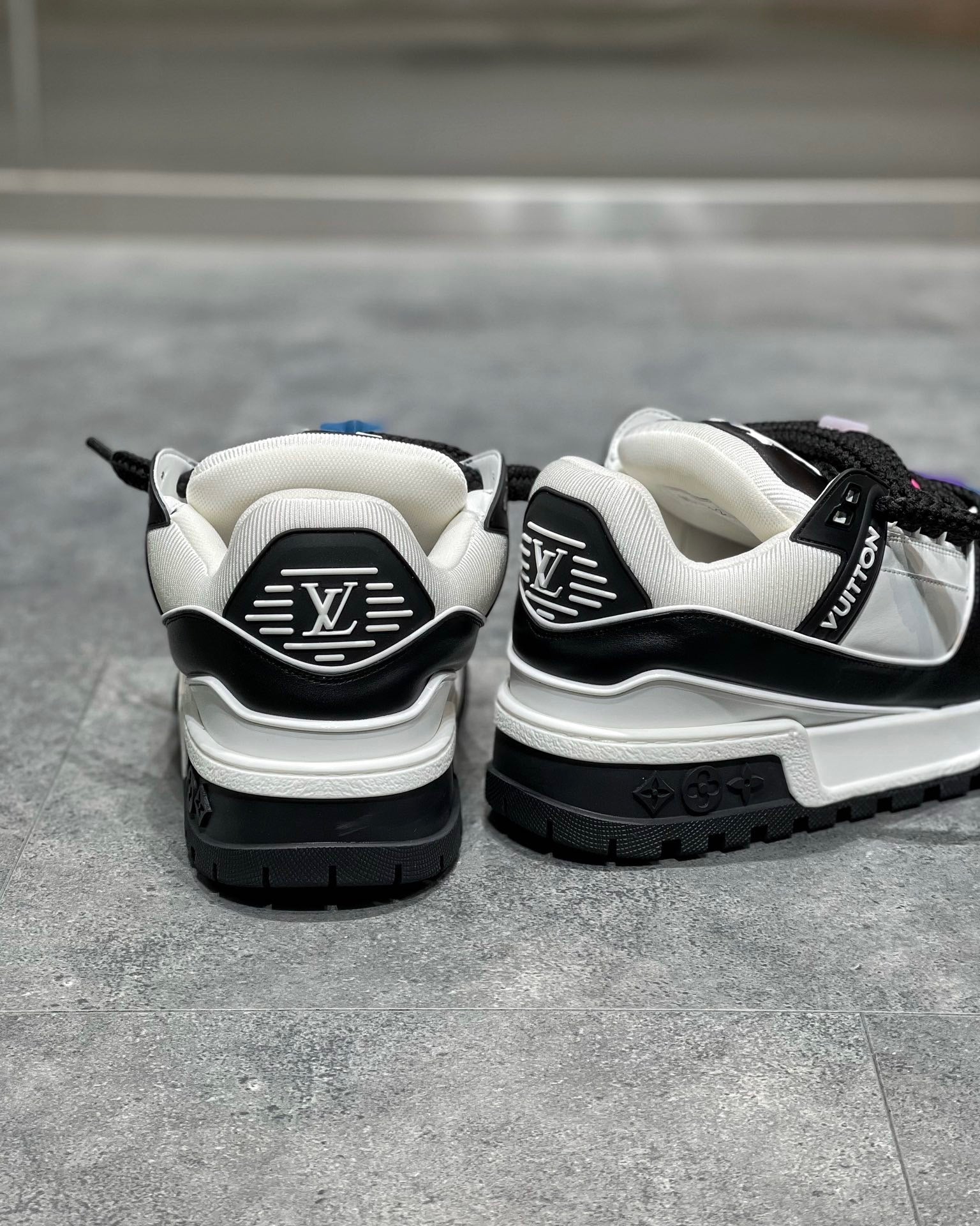 LOU TRAINERS