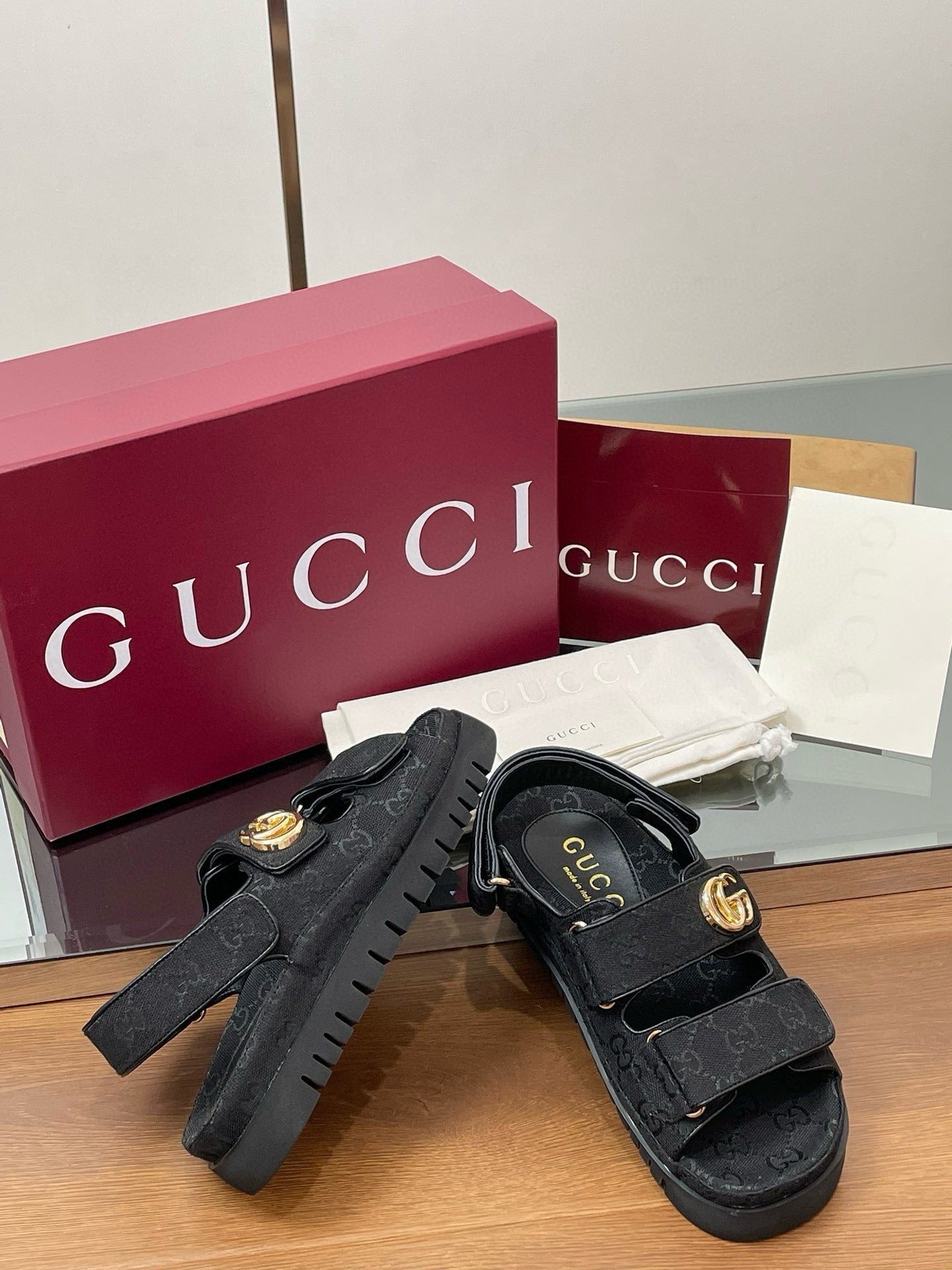 GG SANDALS