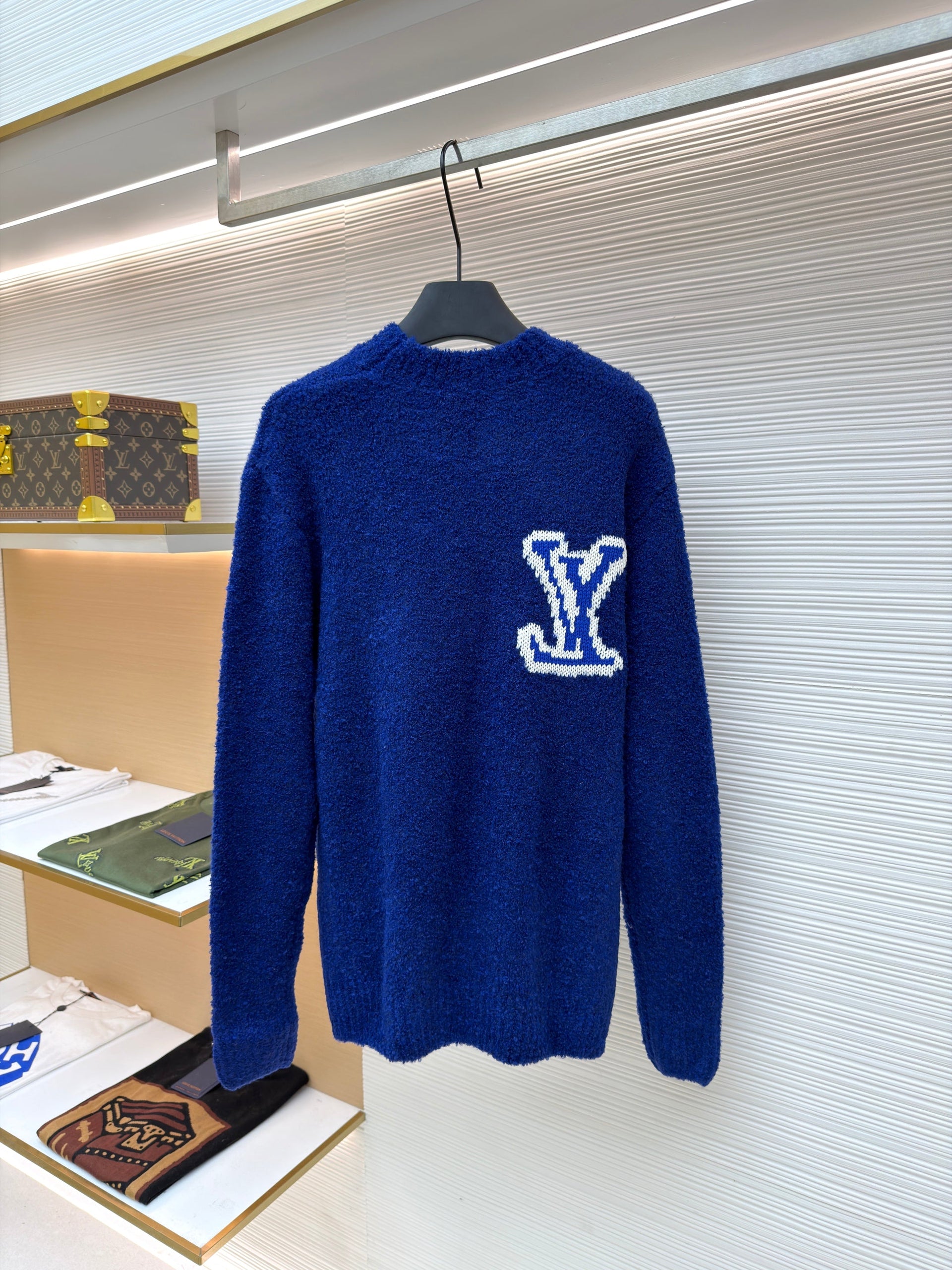 LOU JUMPER