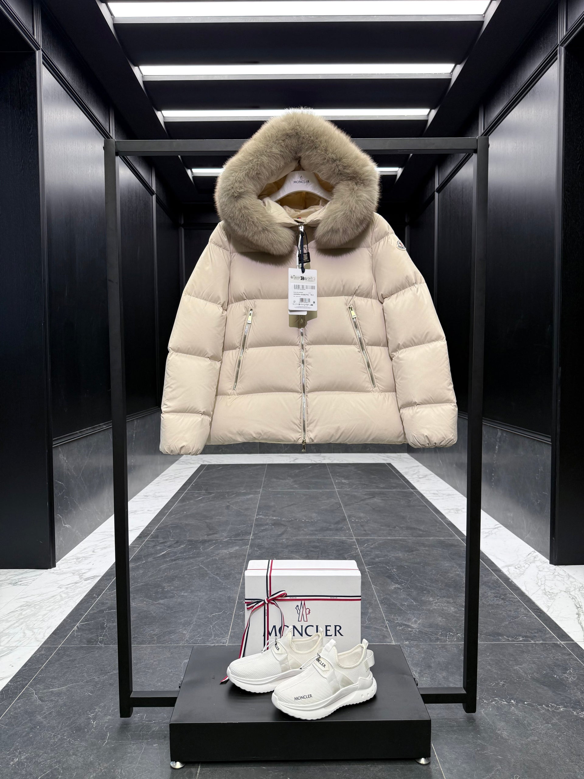MONC LAICHEFUR JACKET