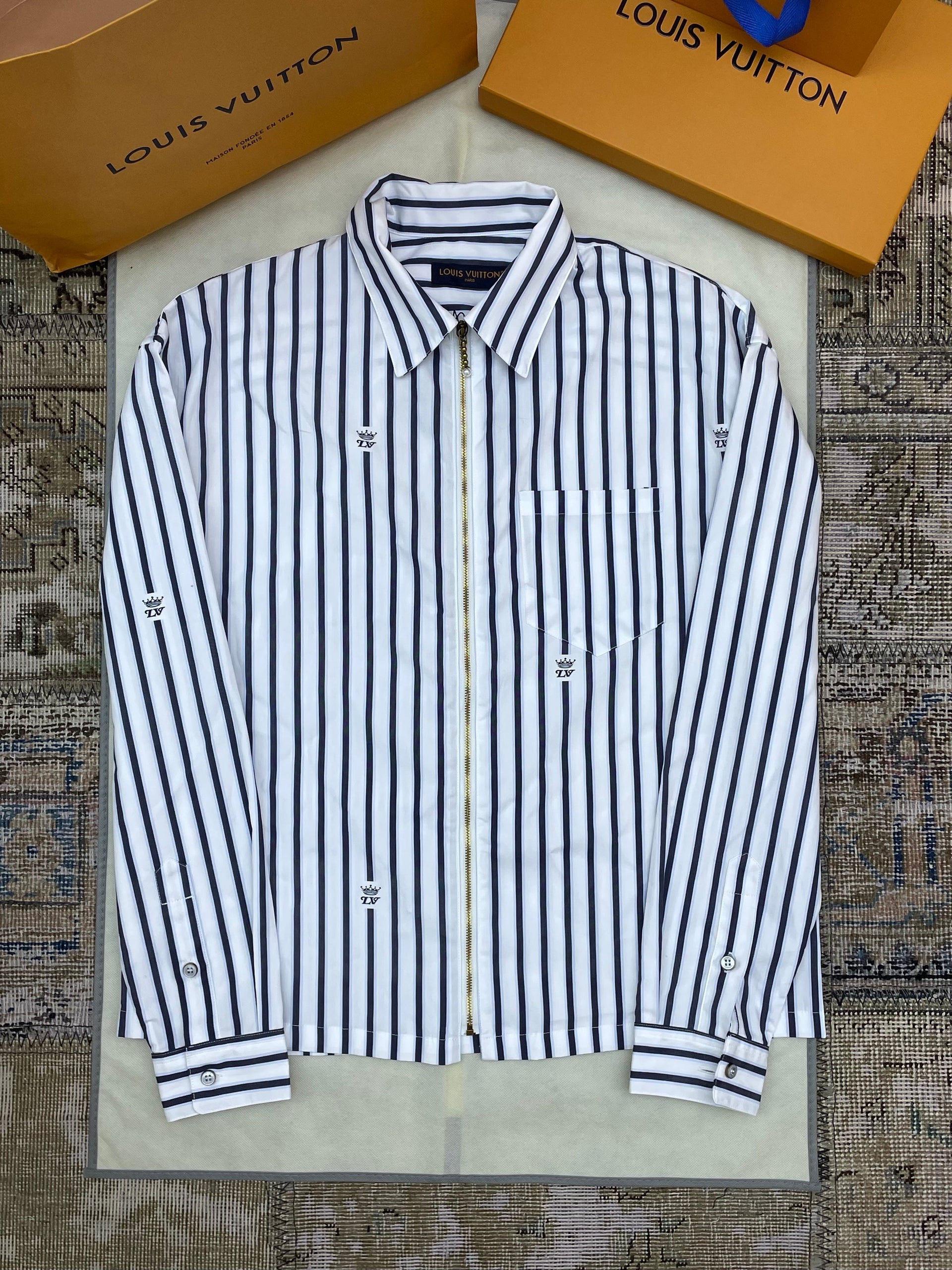 LOU SHIRT