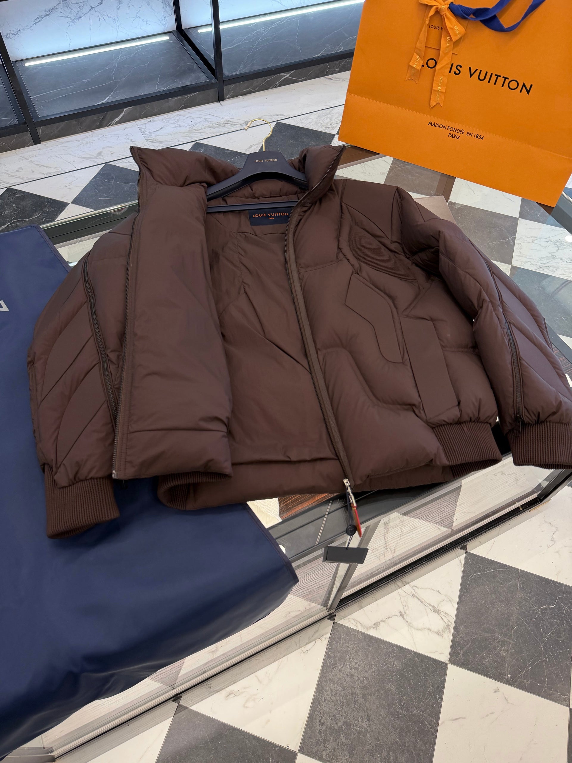 LOU JACKET