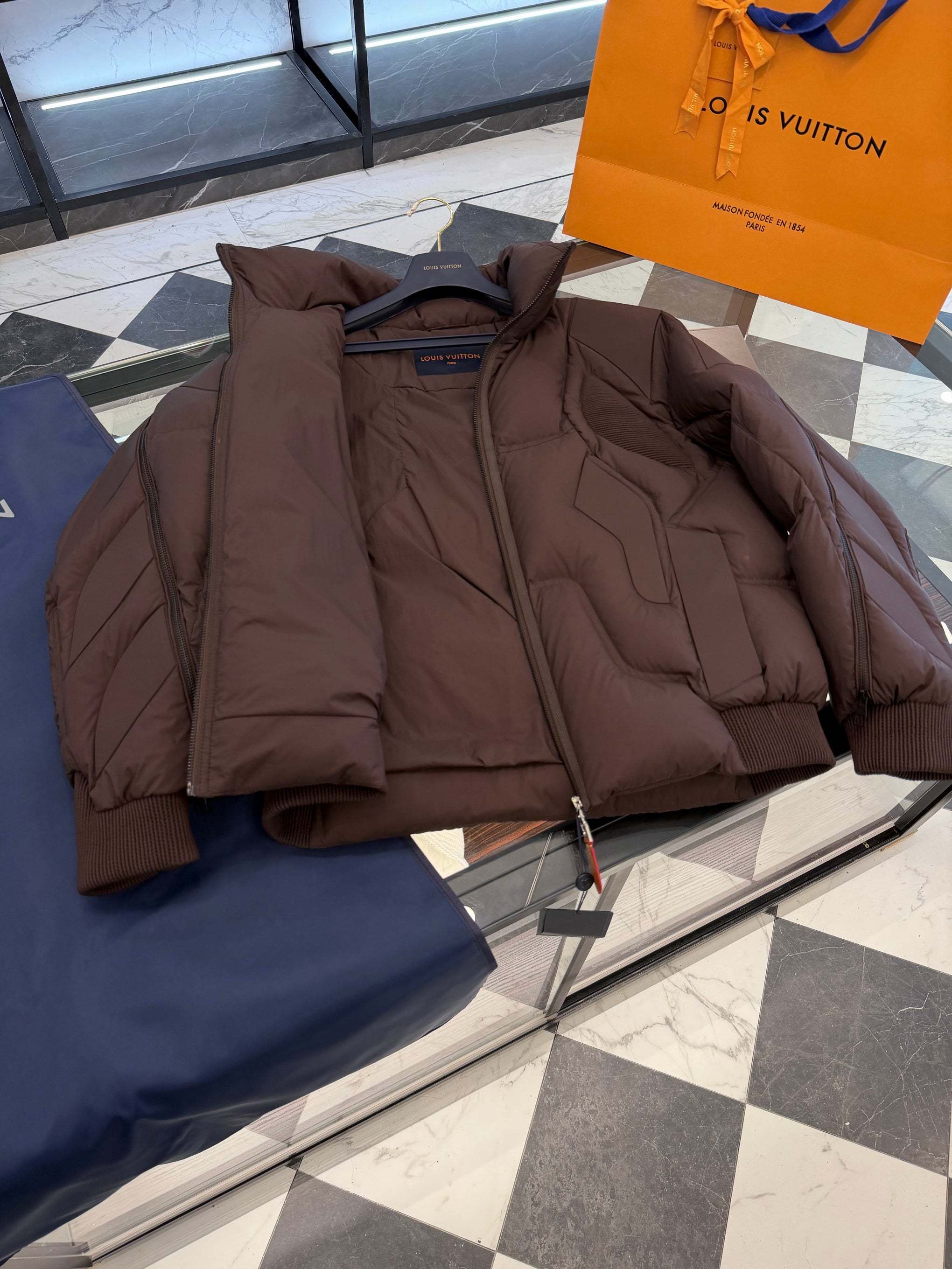 LOU JACKET