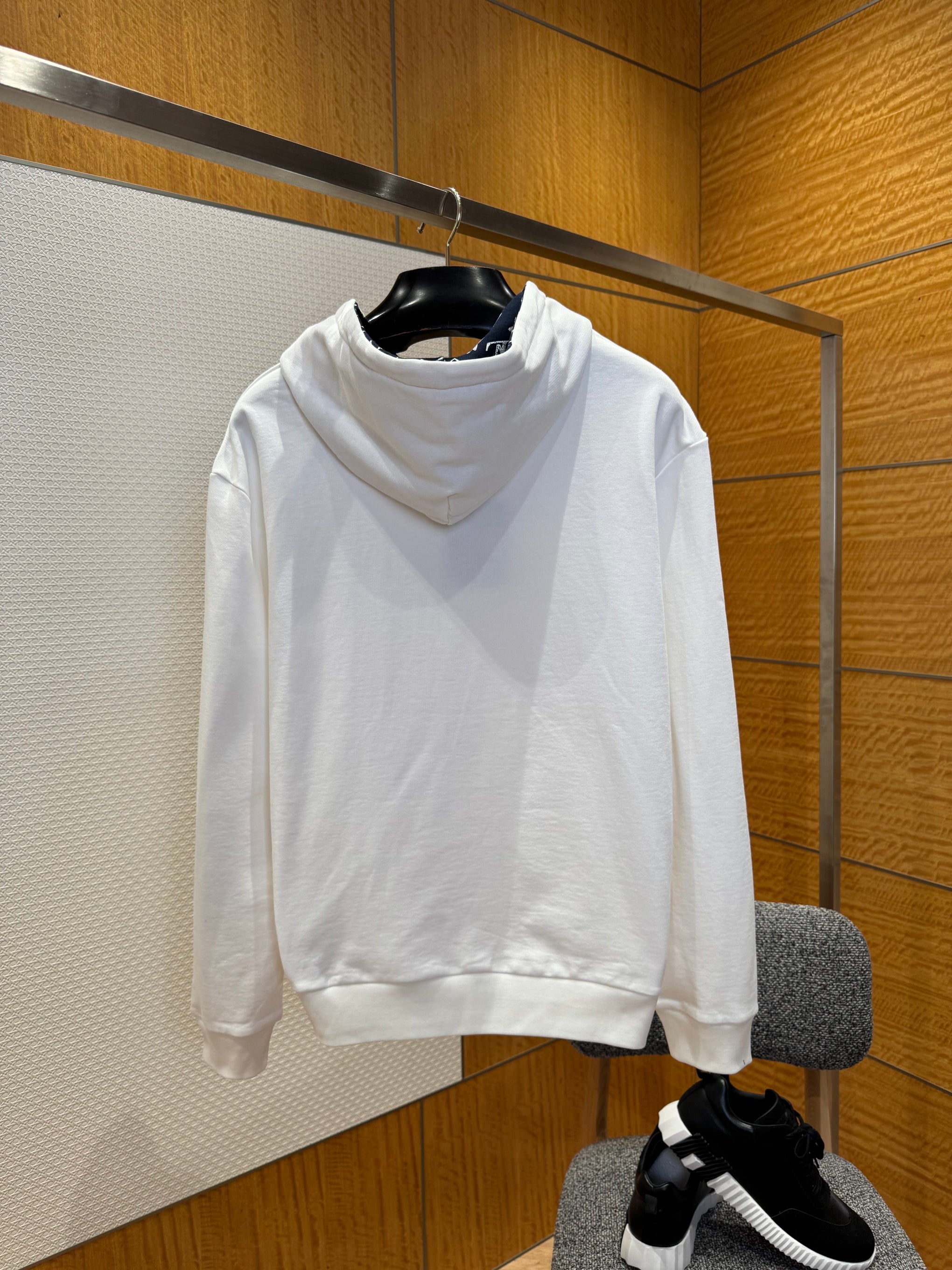 LOU HOODIE