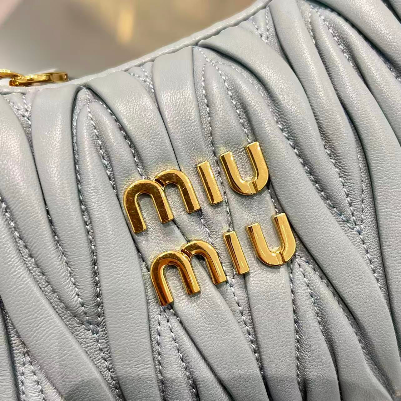 MIU M WANDER BAG