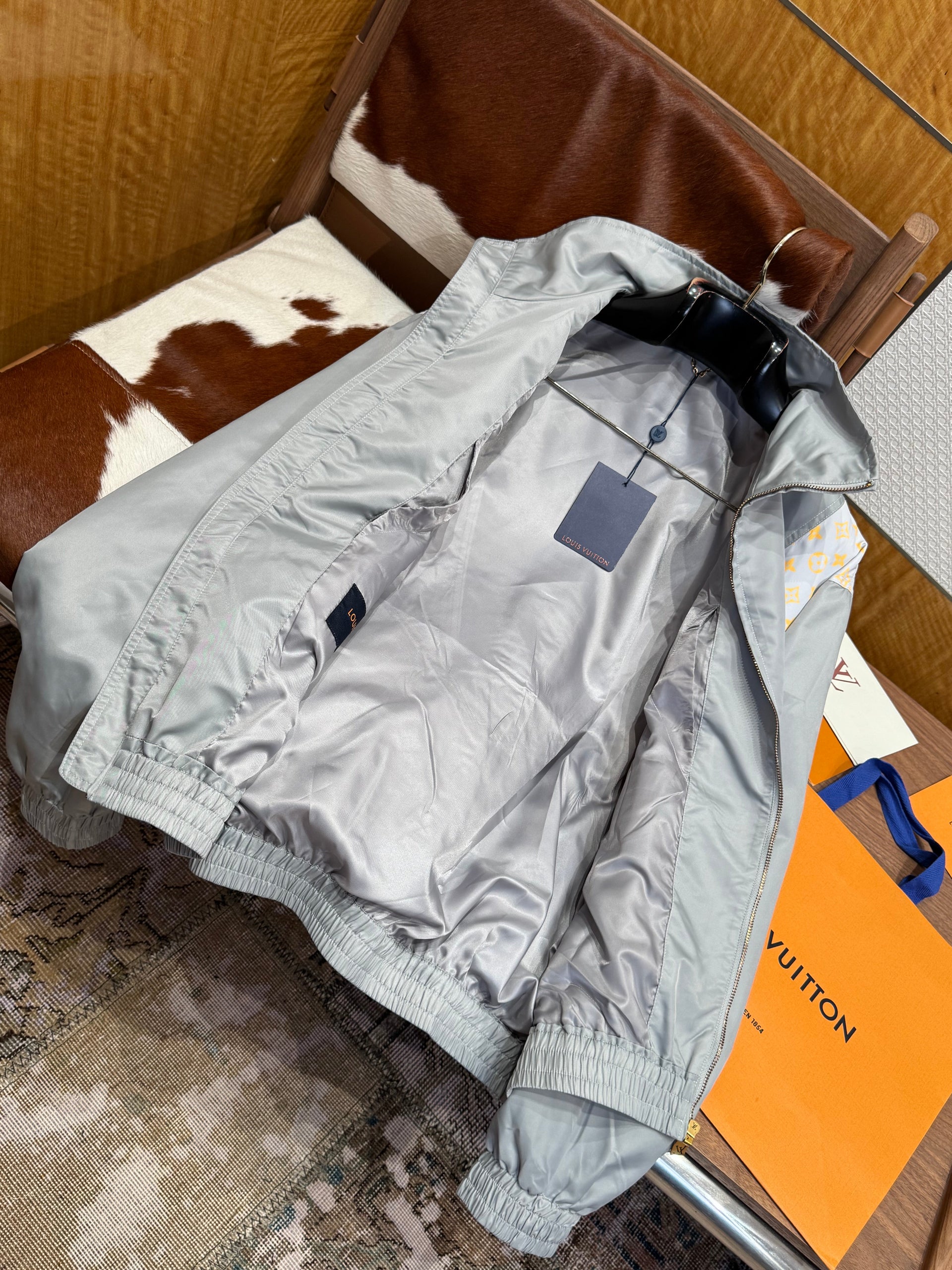 LOU JACKET