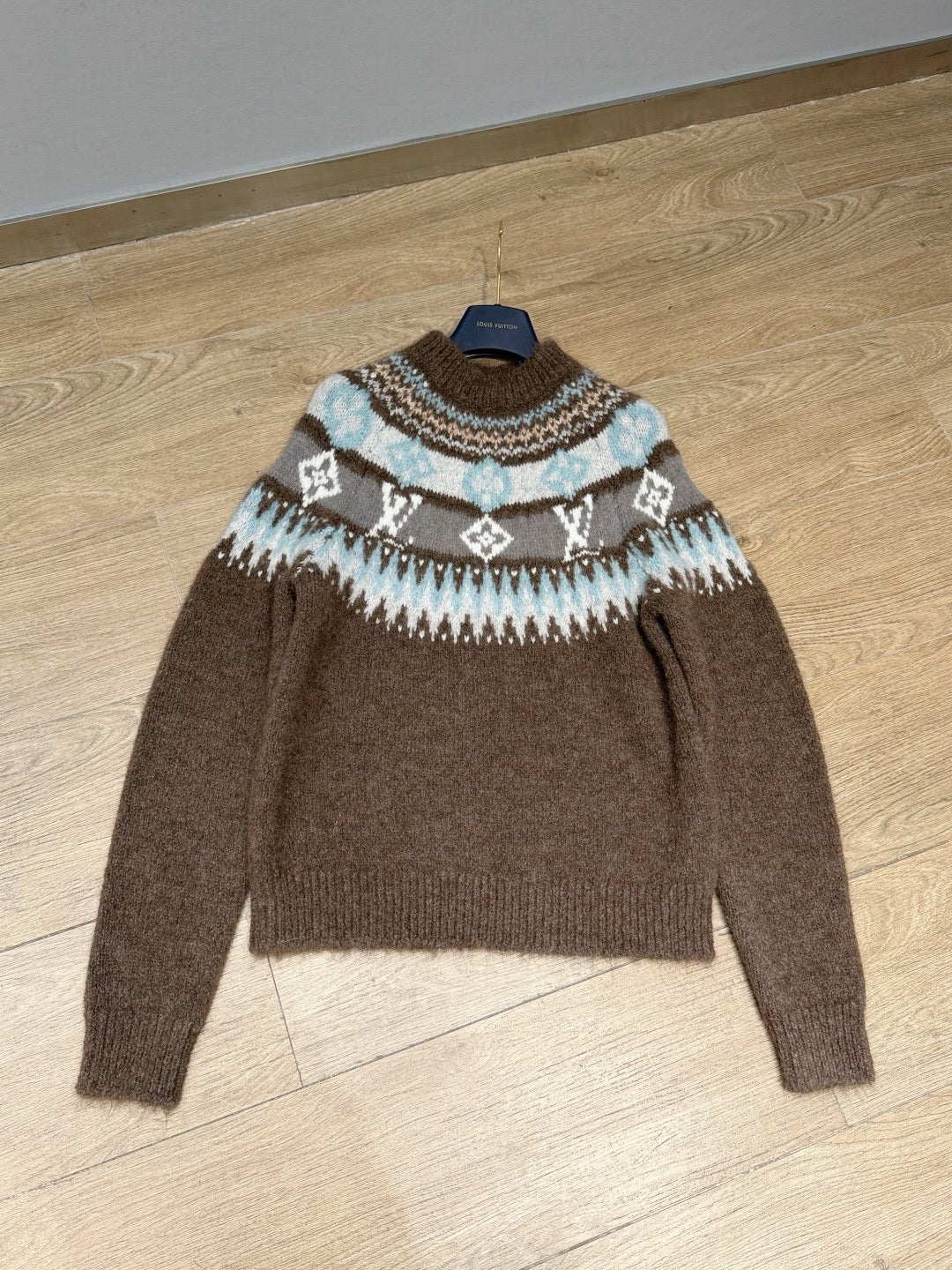 LOU JUMPER
