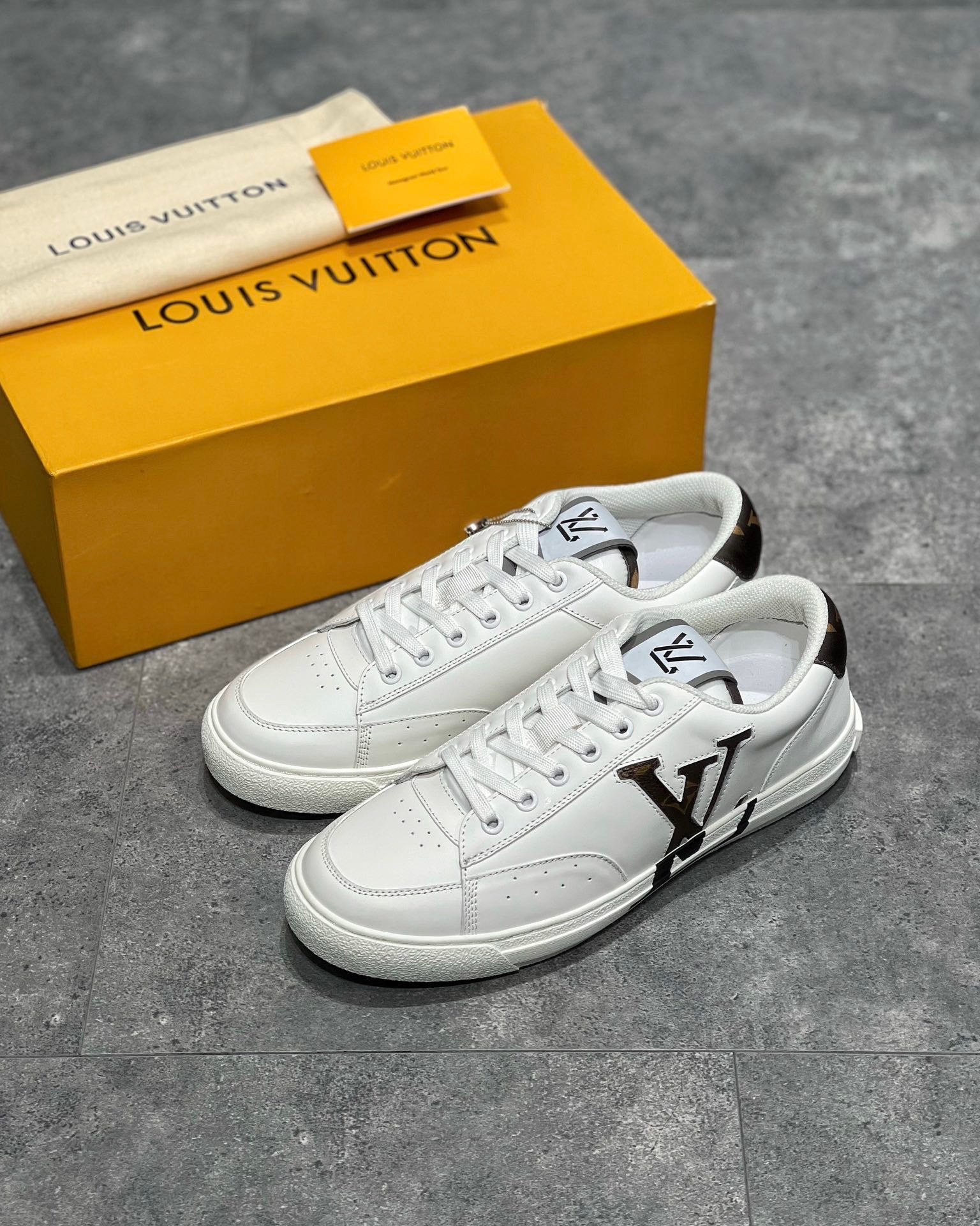 LOU TRAINERS
