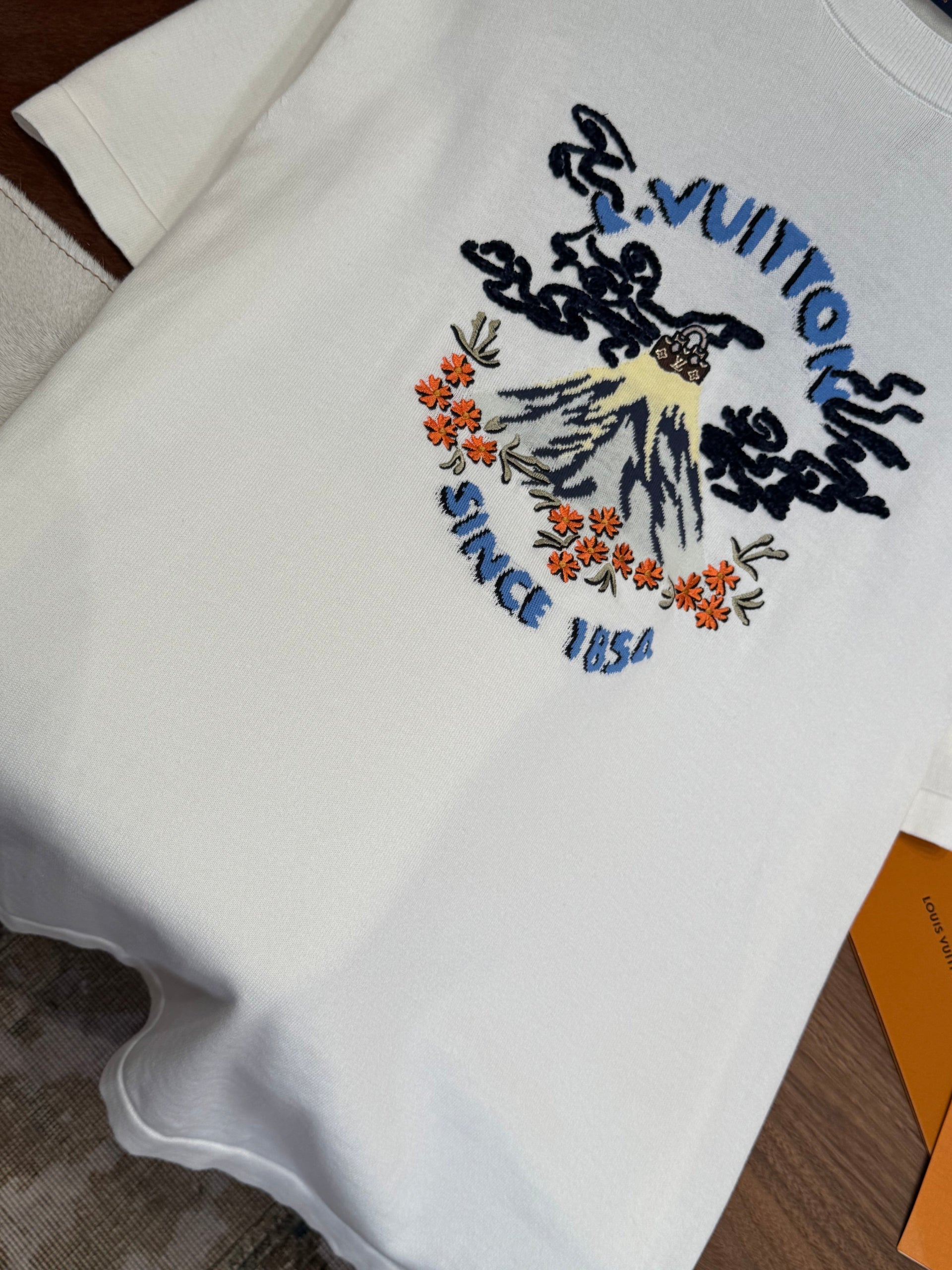 LOU T-SHIRT