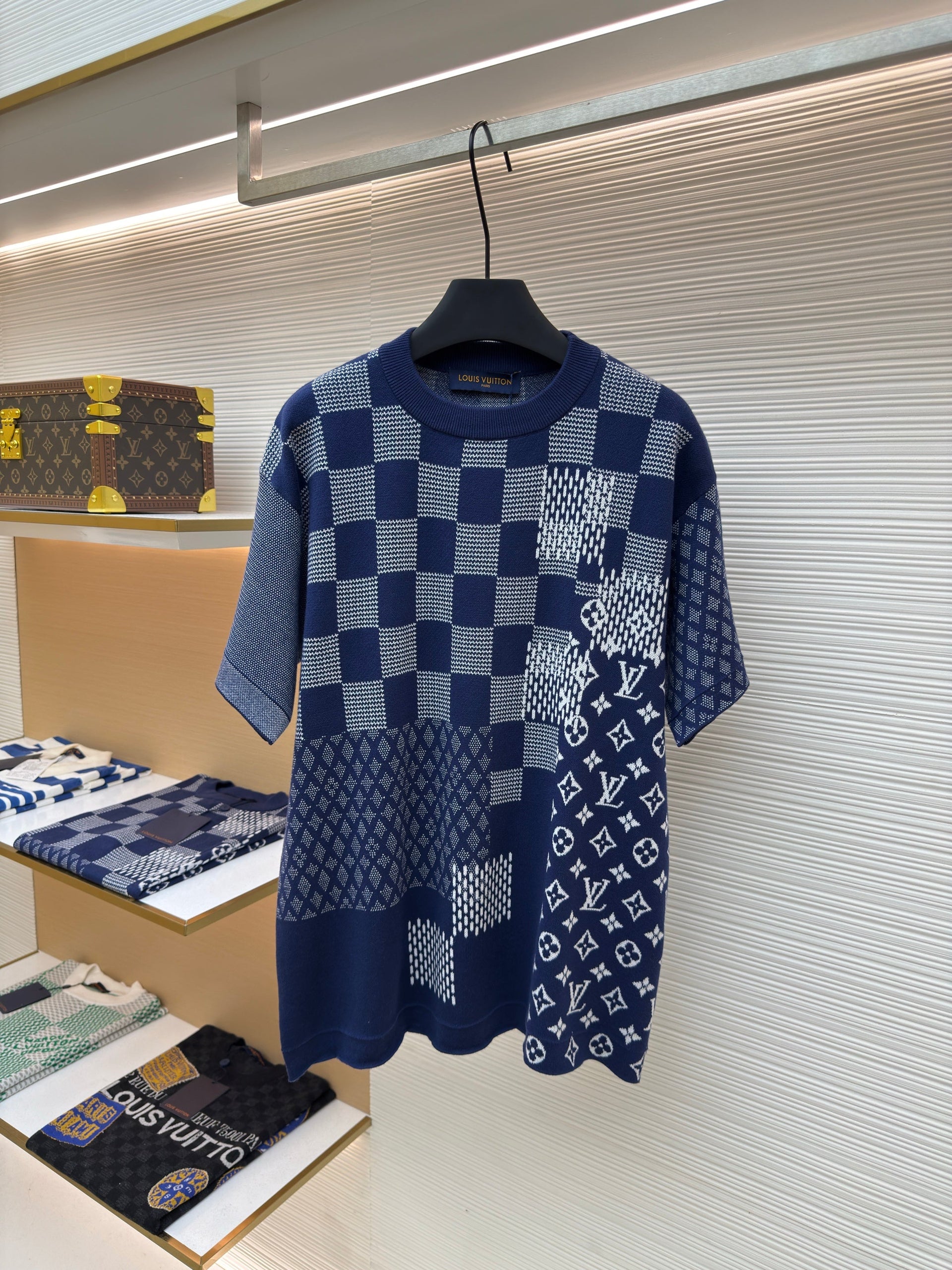 LOU T-SHIRT