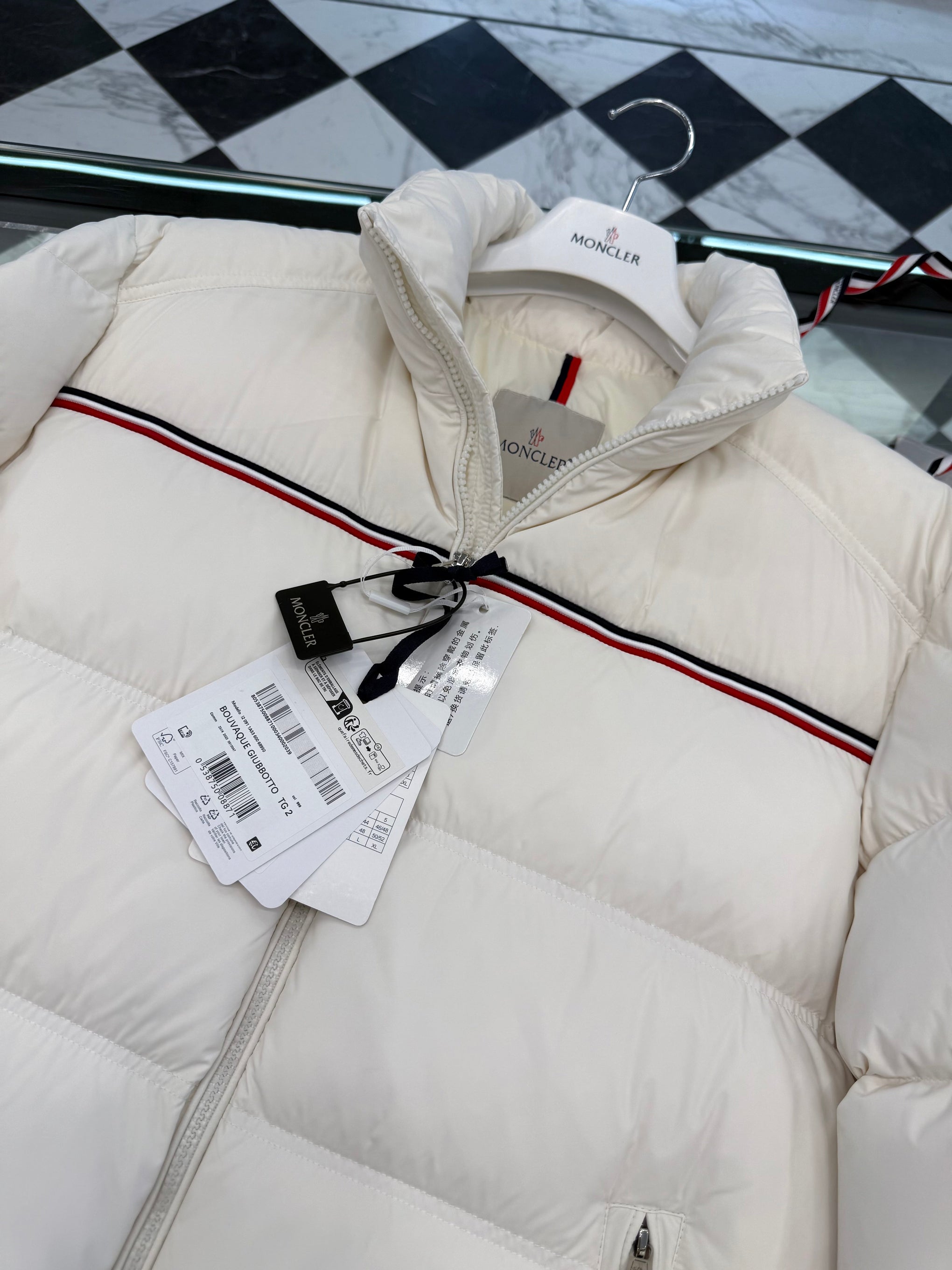 MONC BOUVAQUE JACKET