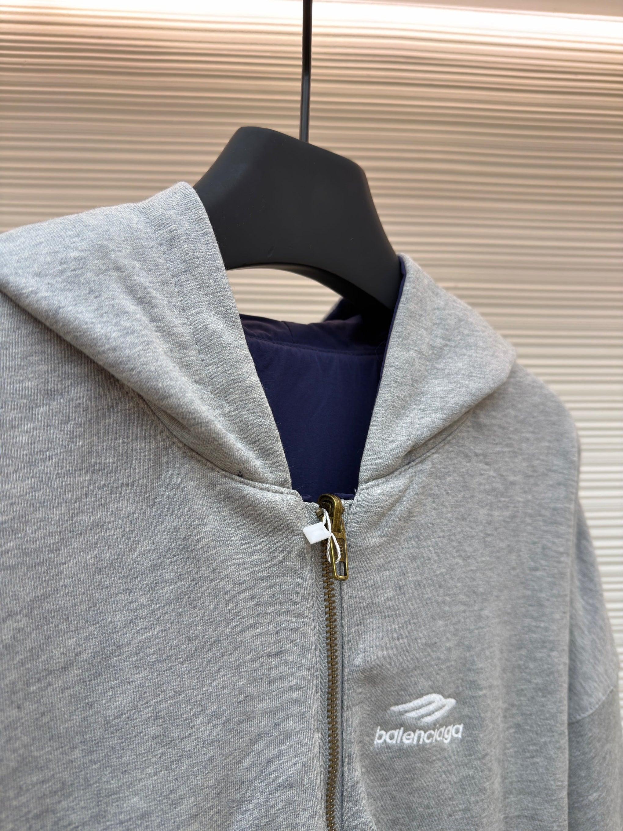 BAL ZIP HOODIE