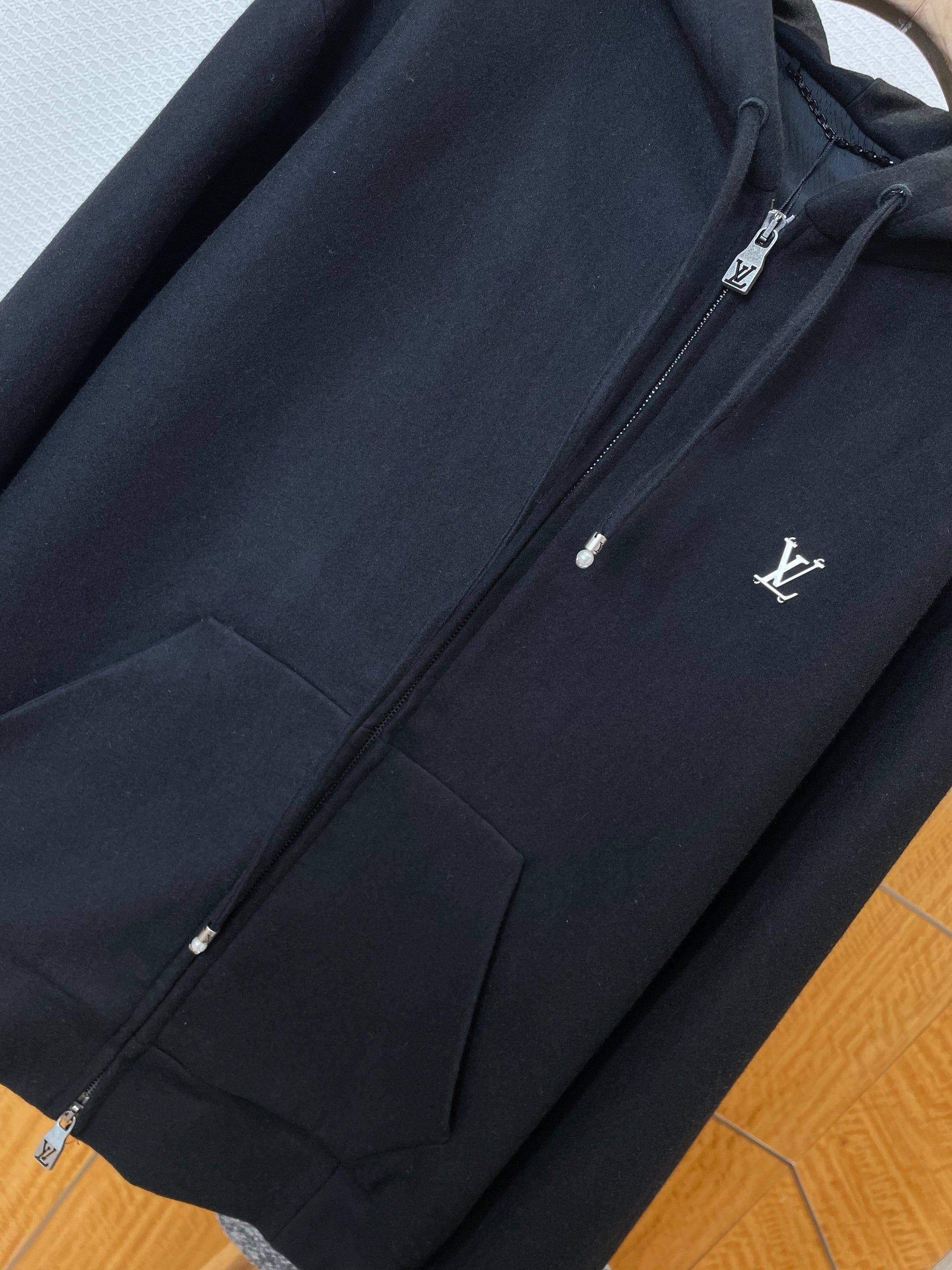 LOU ZIP HOODIE
