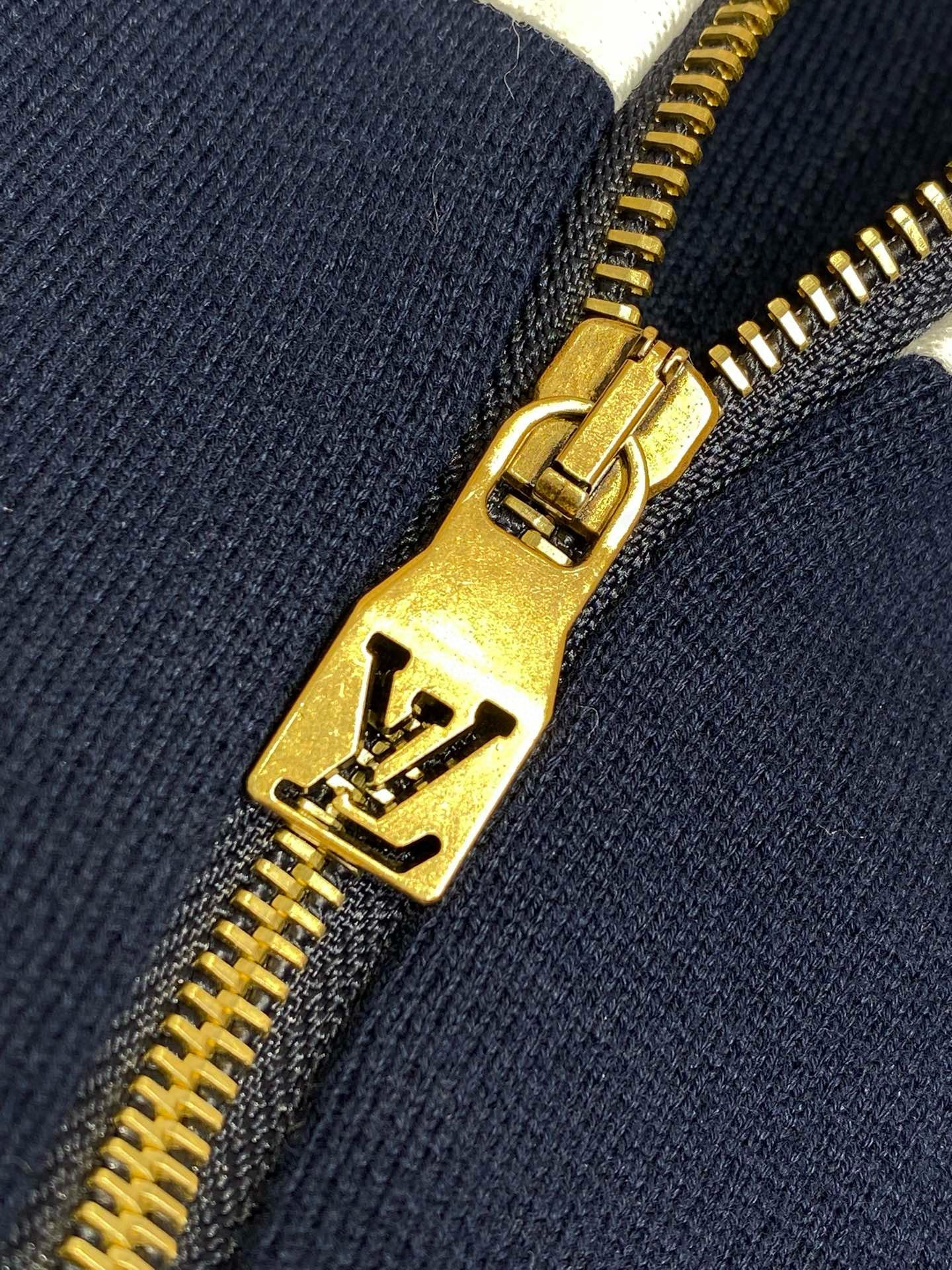 LOU ZIP JUMPER