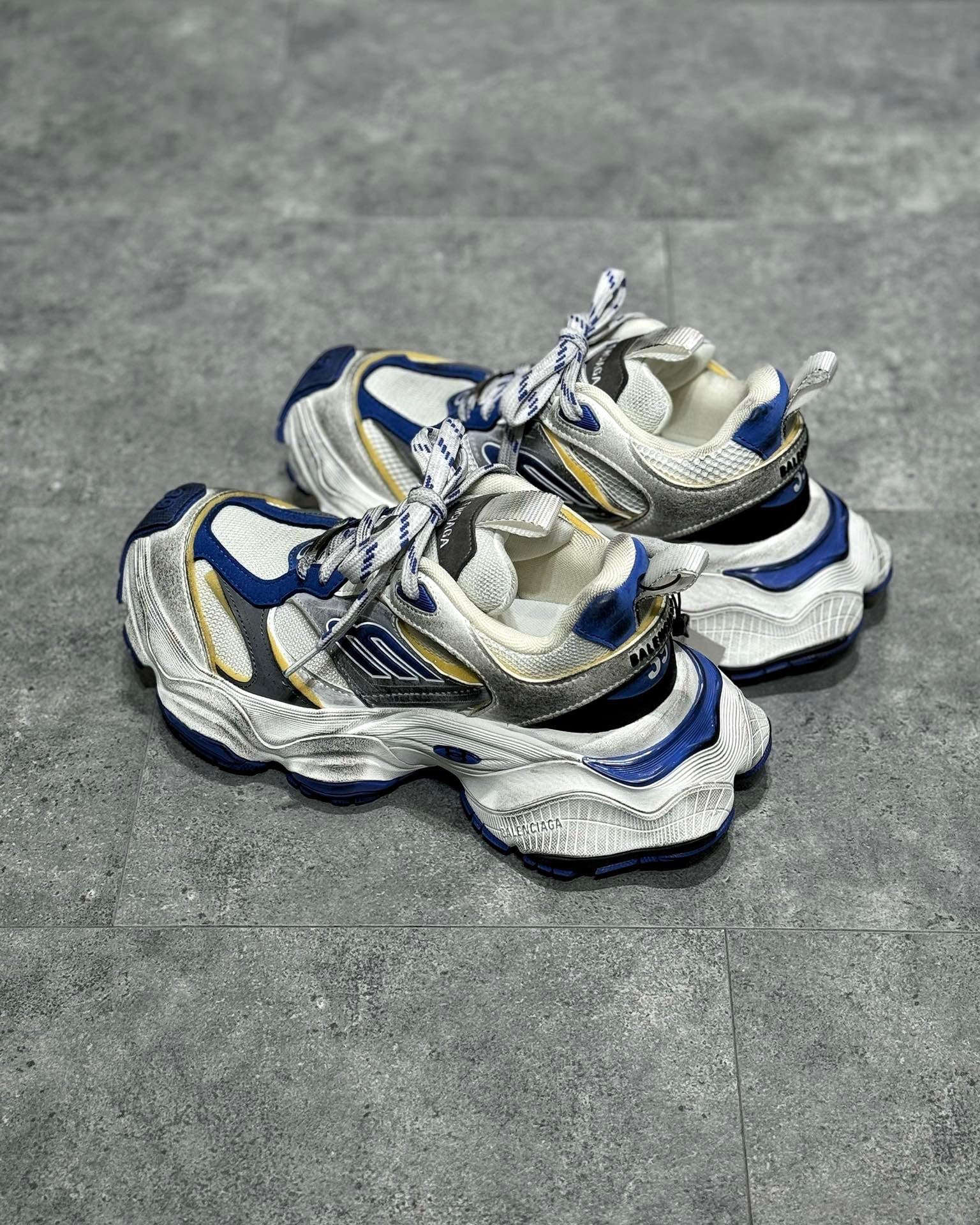 BAL CARGO TRAINERS