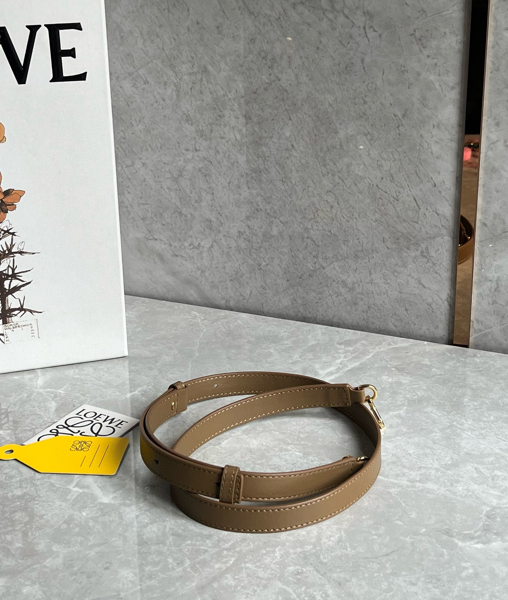LOEW MINI PEBBLE BUCKET BAG