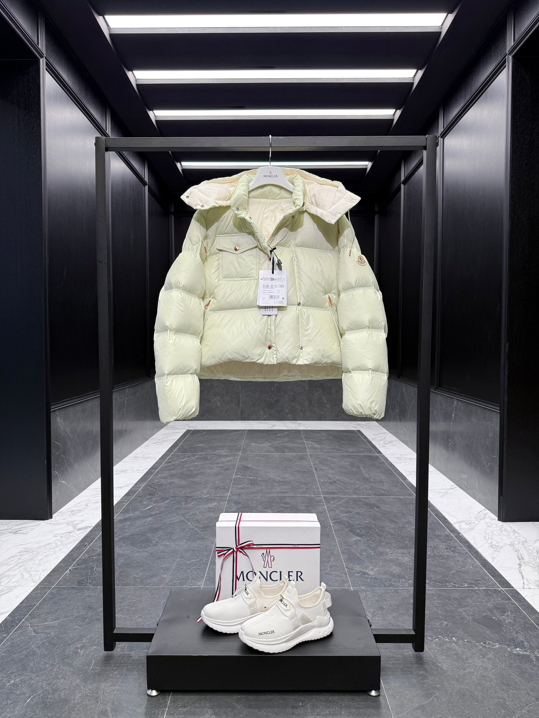 MONC EREA JACKET
