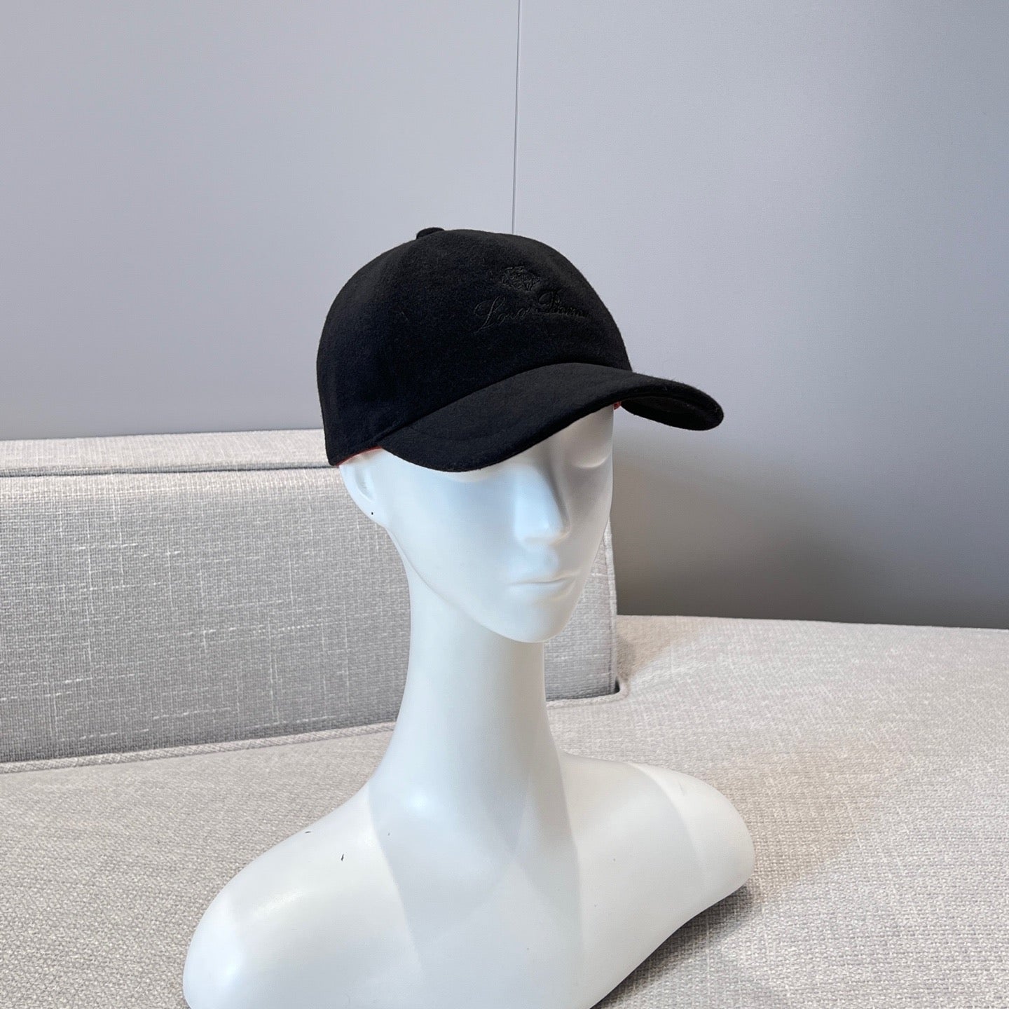 LORO P CASHMERE CAP