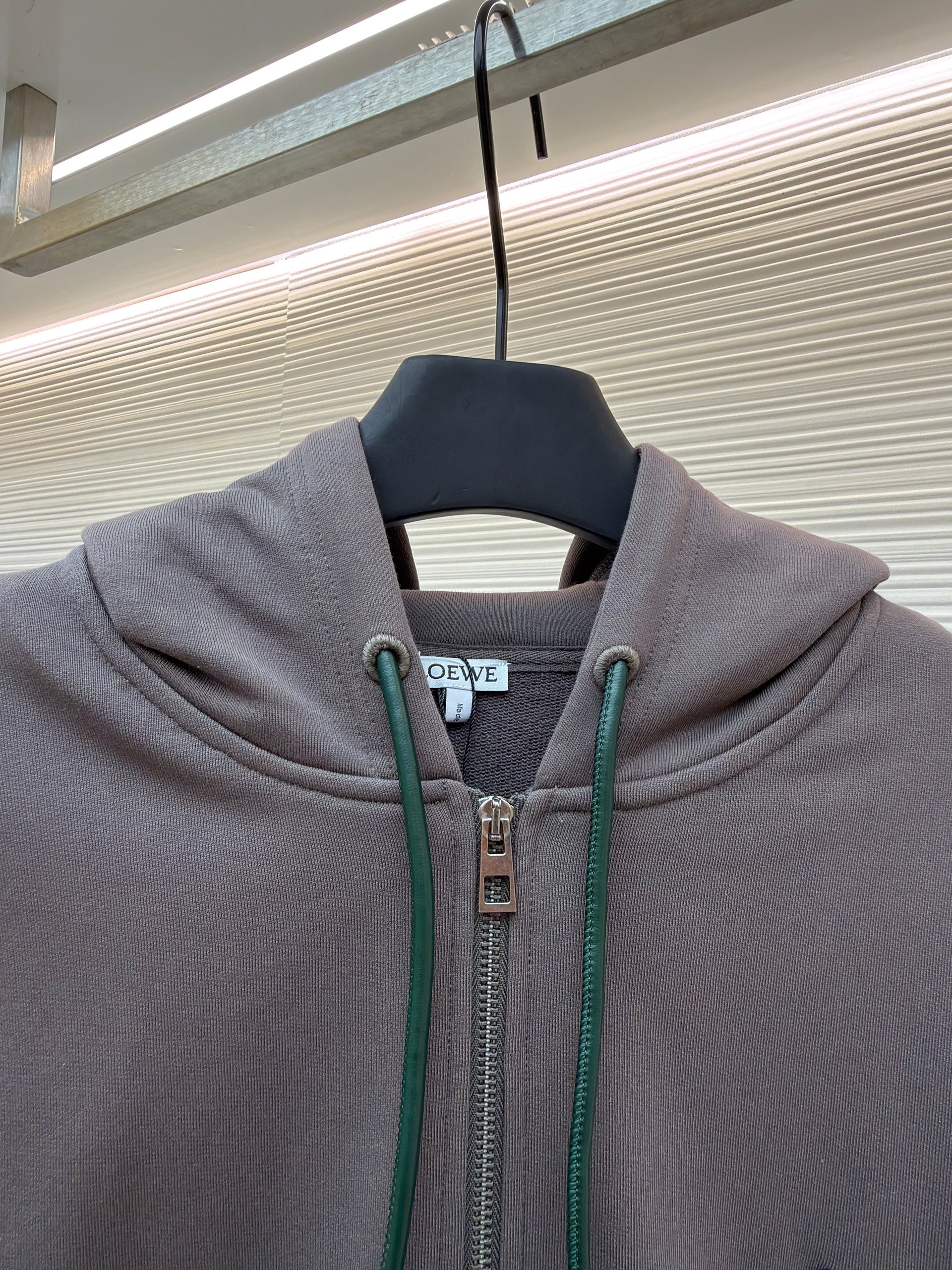 LOEW ZIP HOODIE