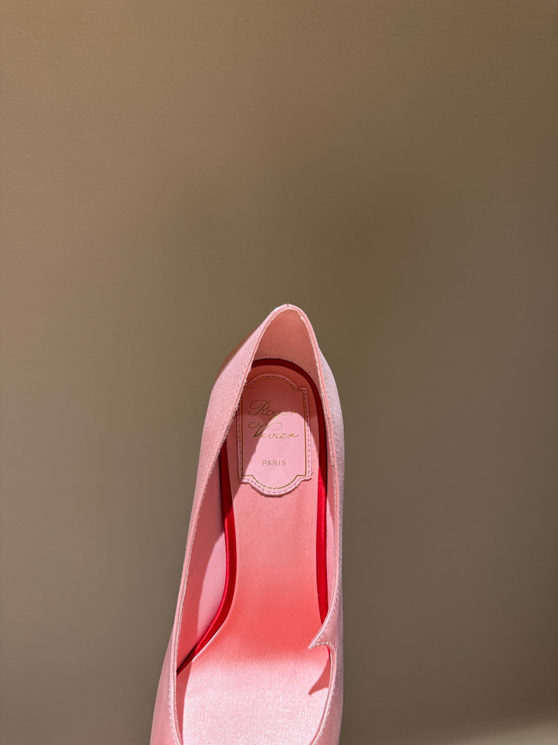ROGER V HEELS