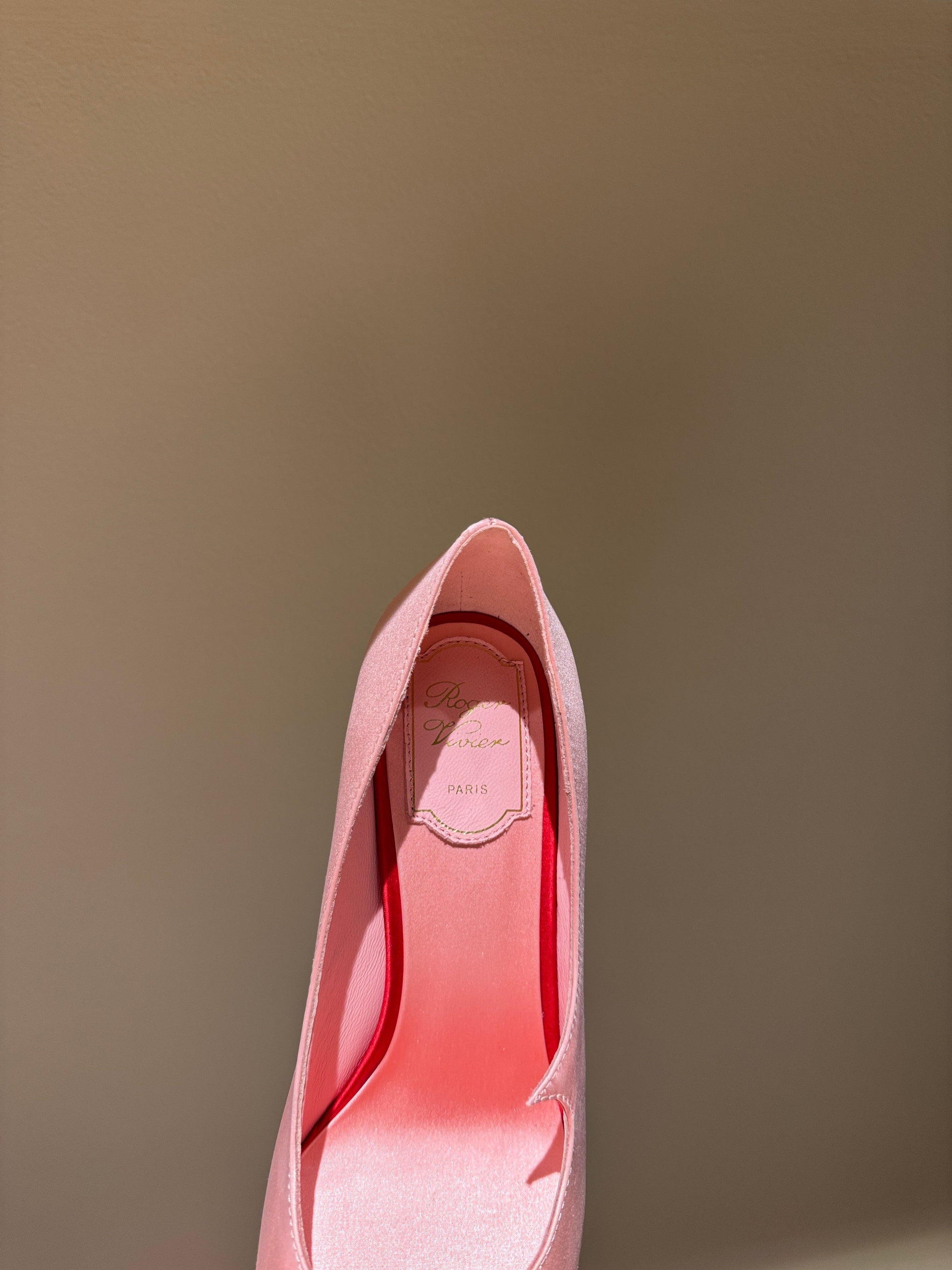 ROGER V HEELS