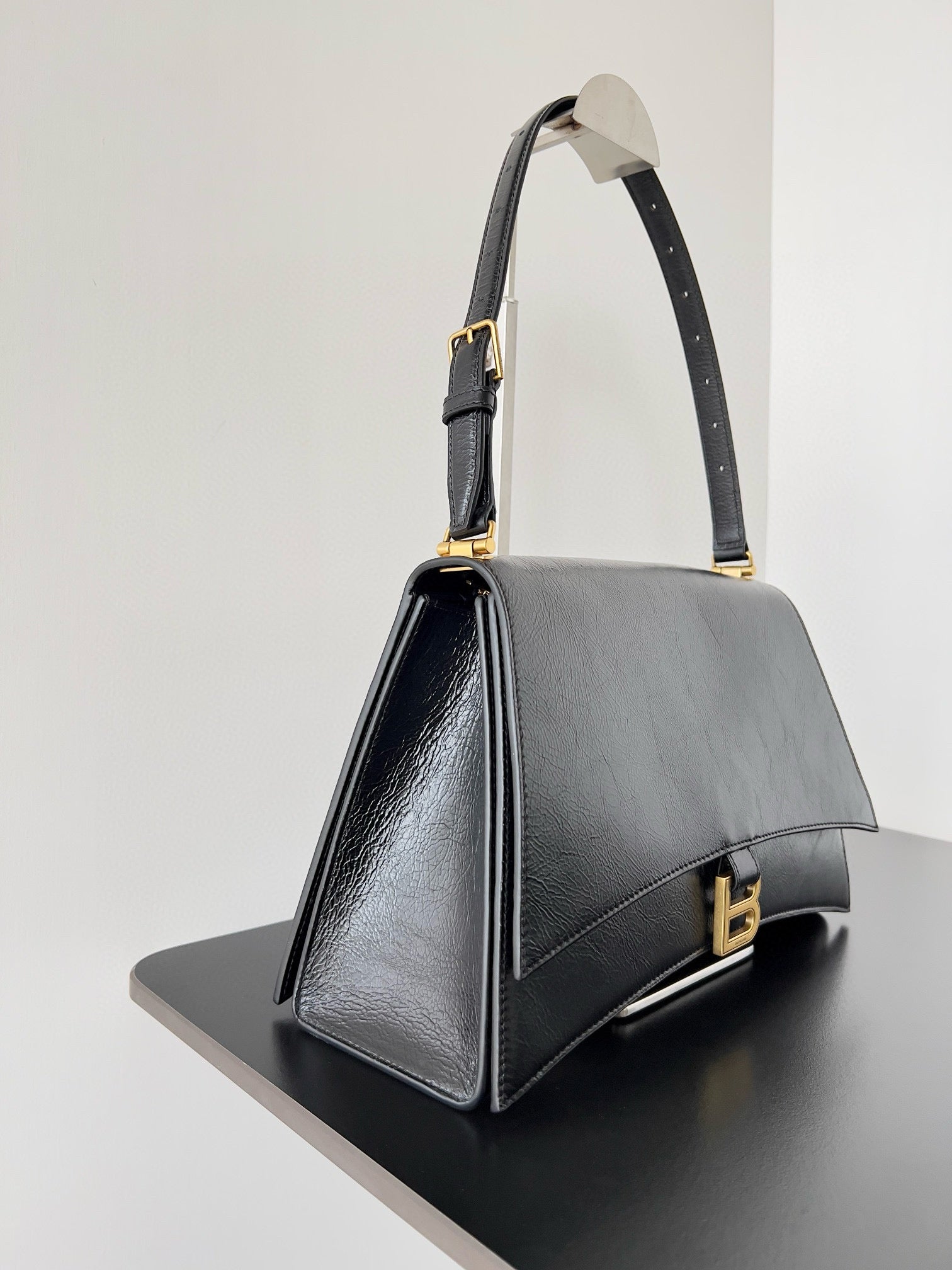 BAL MEDIUM CRUSH BAG