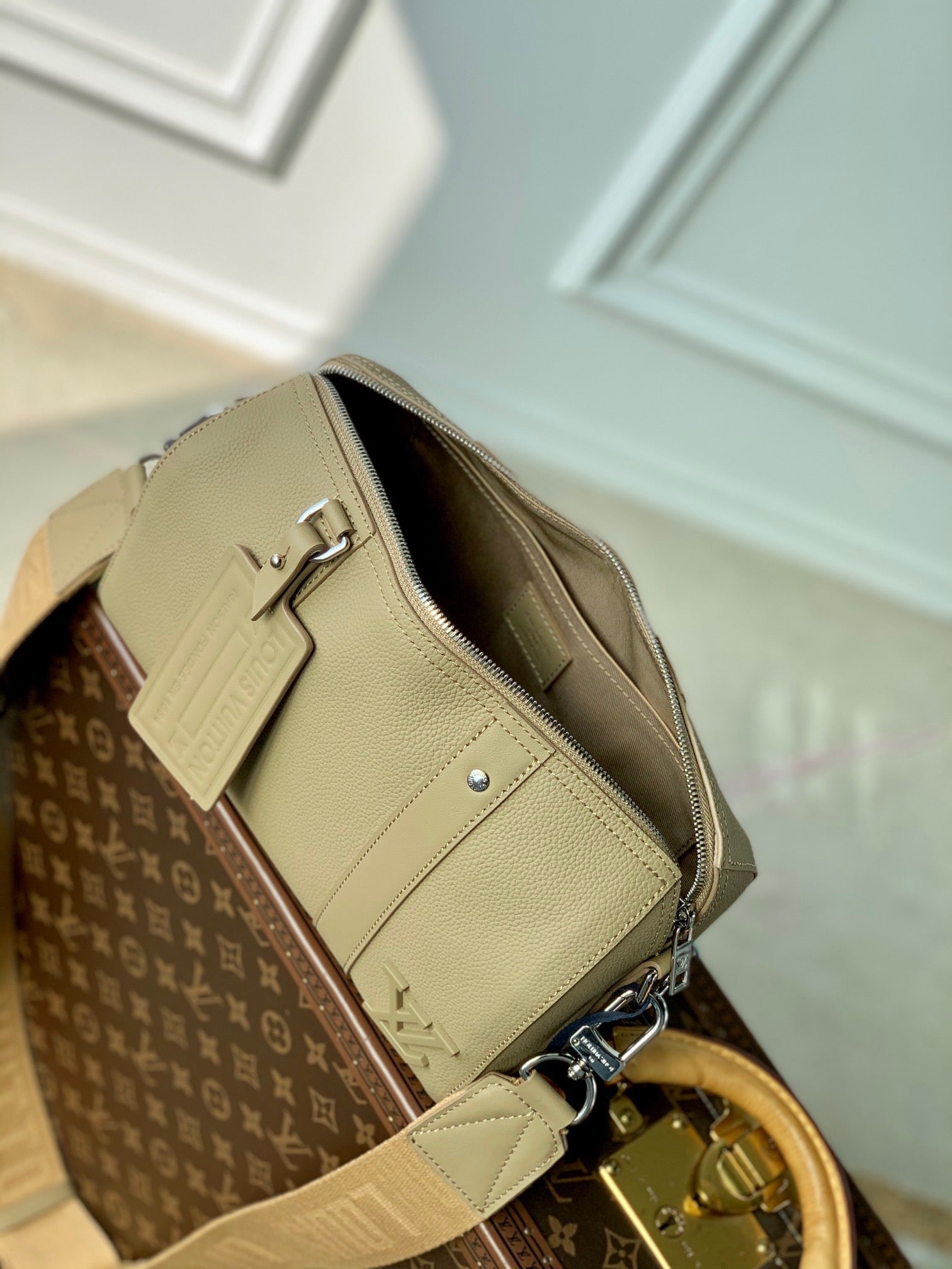 LOU CITY KEEPALL BAG