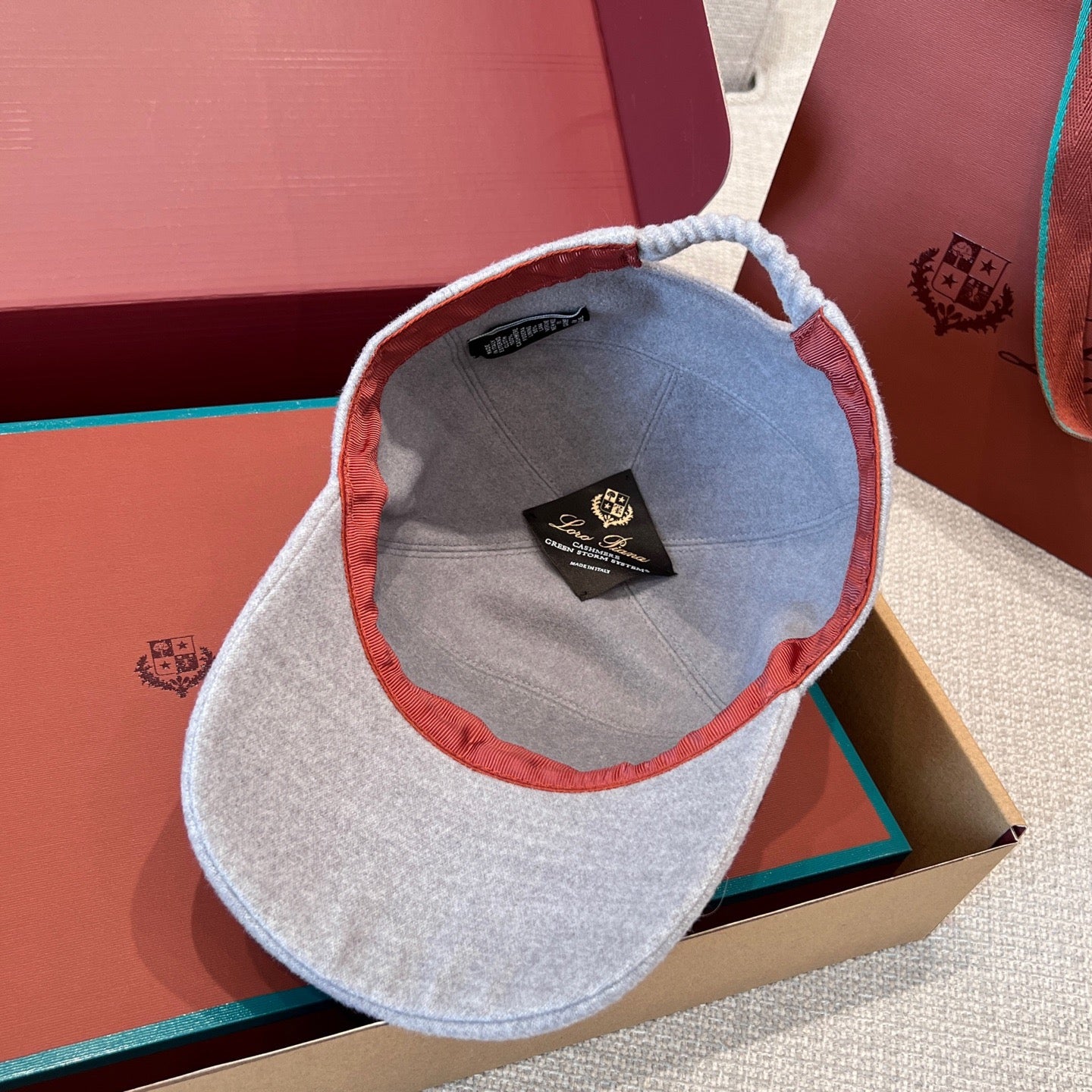 LORO P CASHMERE CAP