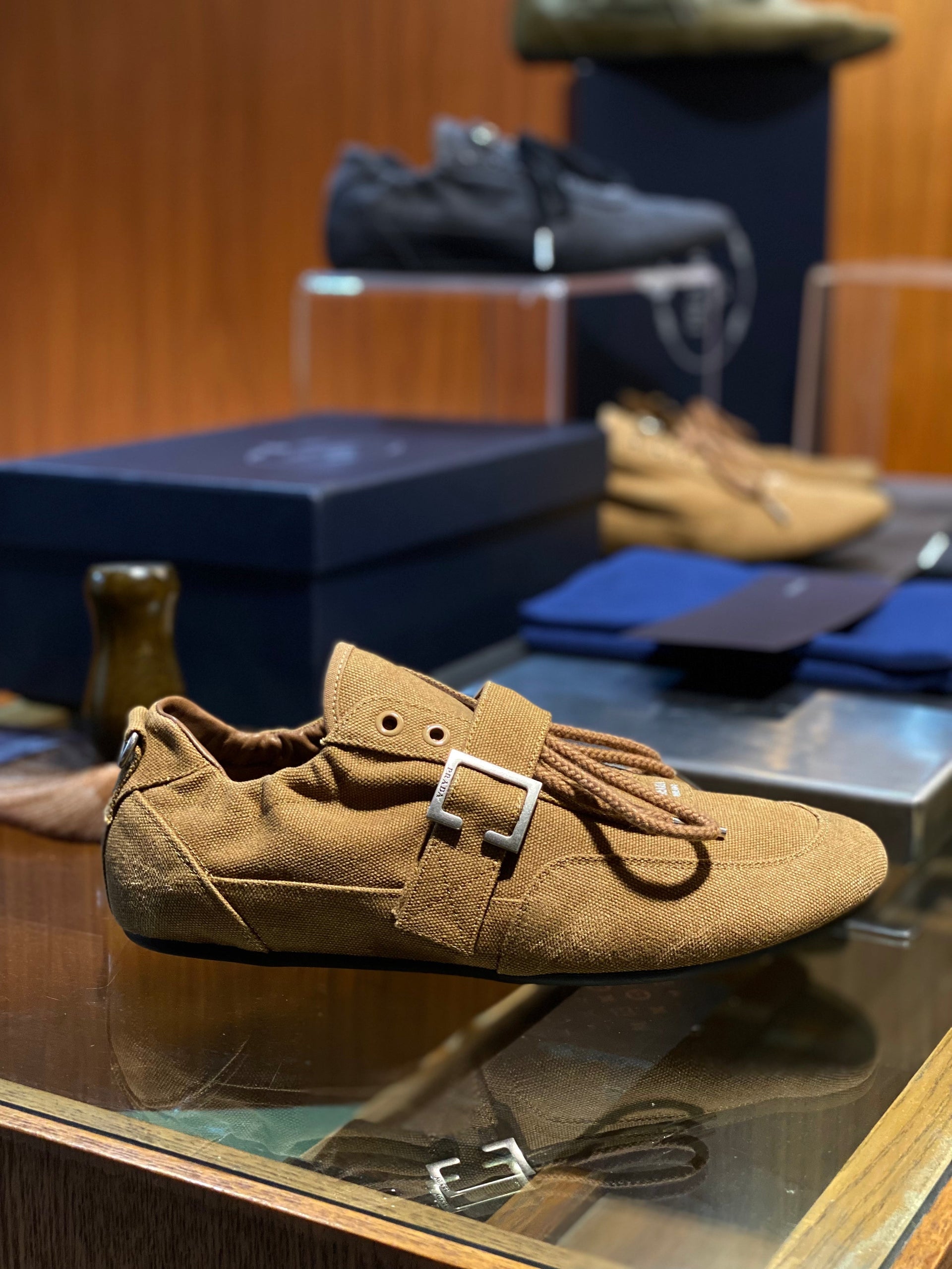 PD COLLAPSE SNEAKER