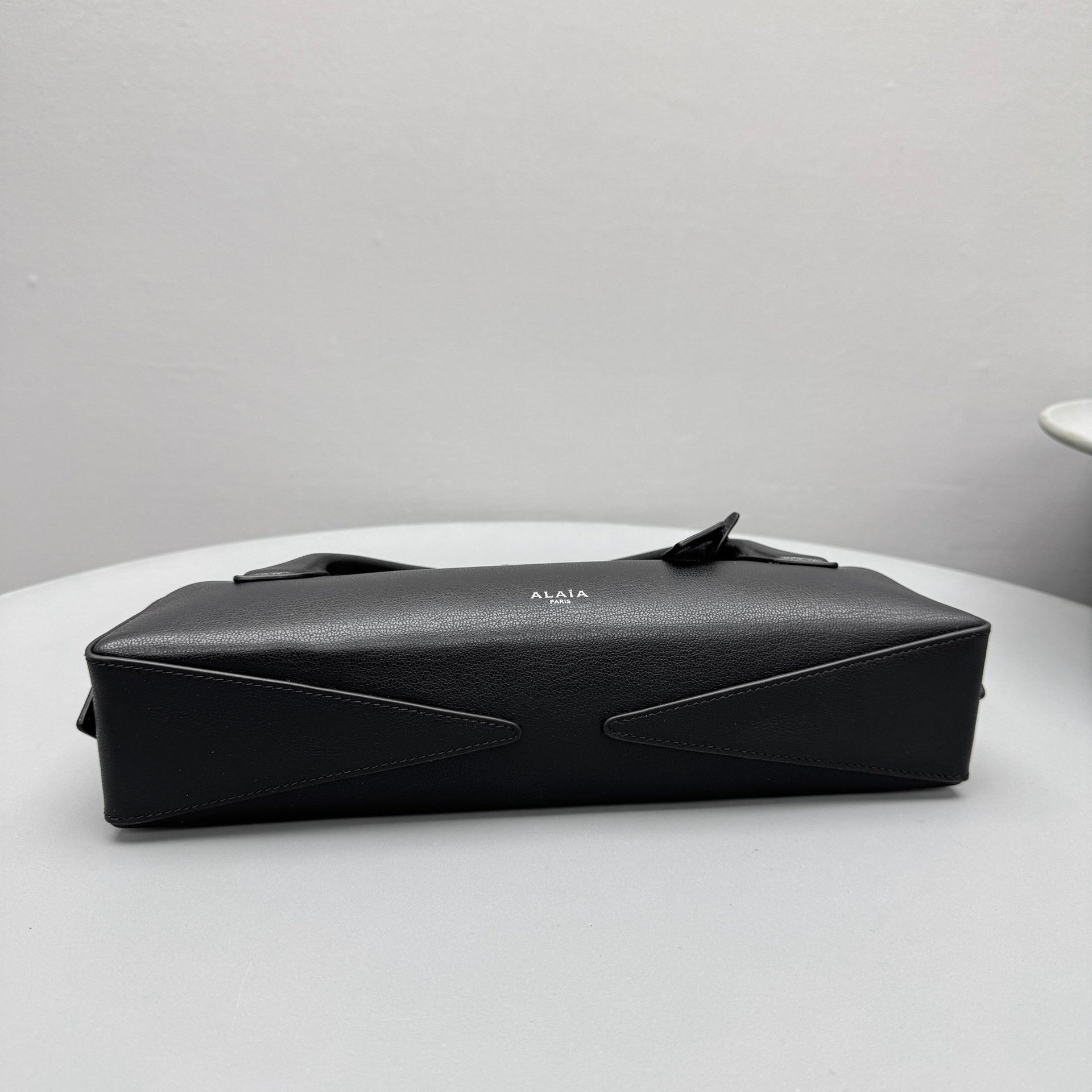ALAIA LE TECKEL CLUTCH