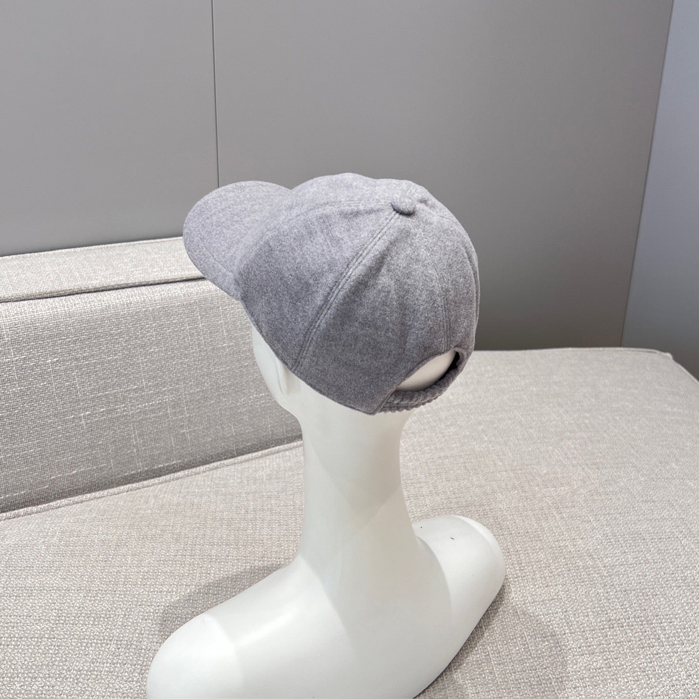 LORO P CASHMERE CAP