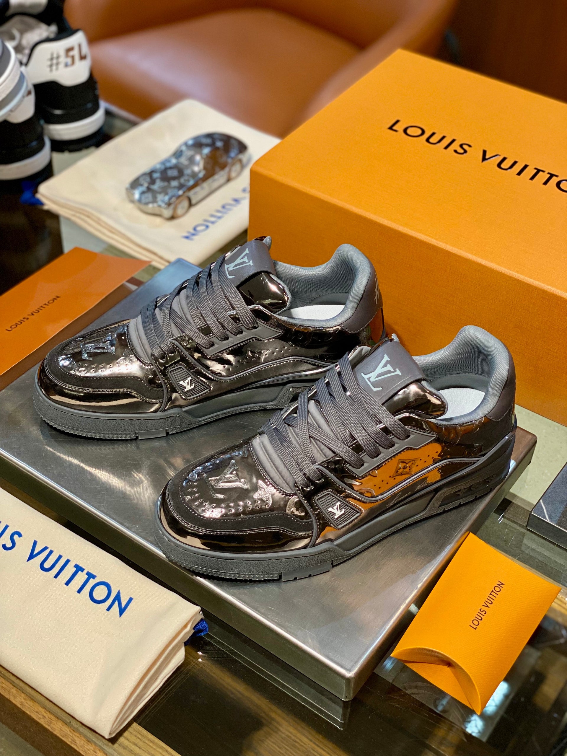 LOU TRAINERS