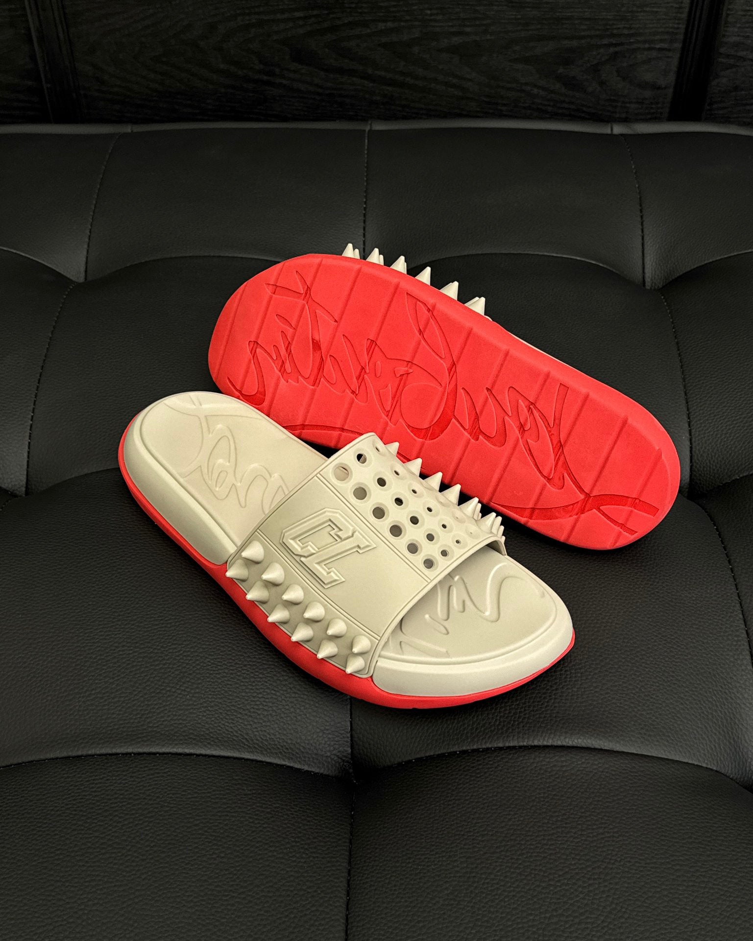 CL SPIKE SLIDES