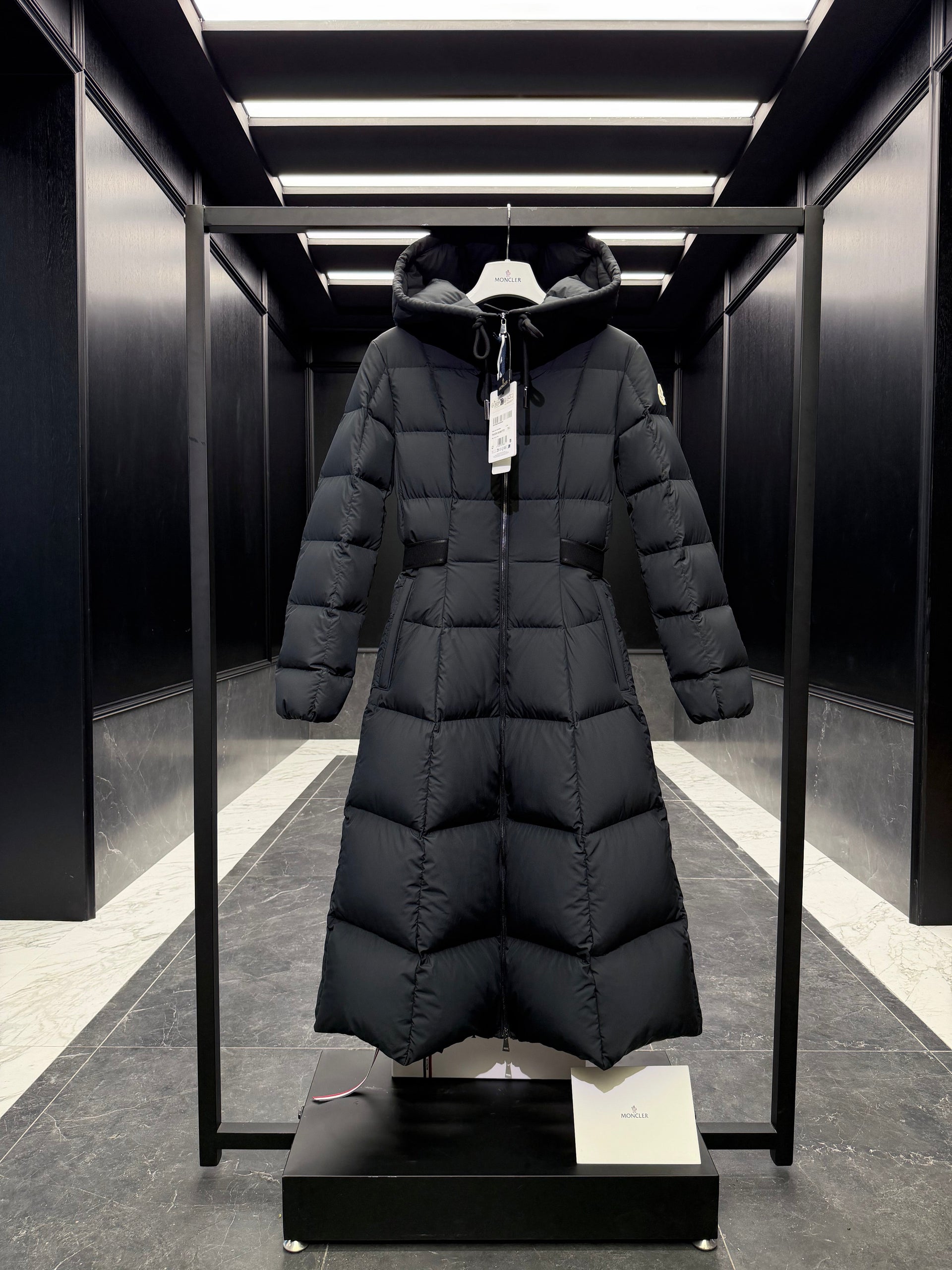 MONC FAUCON COAT