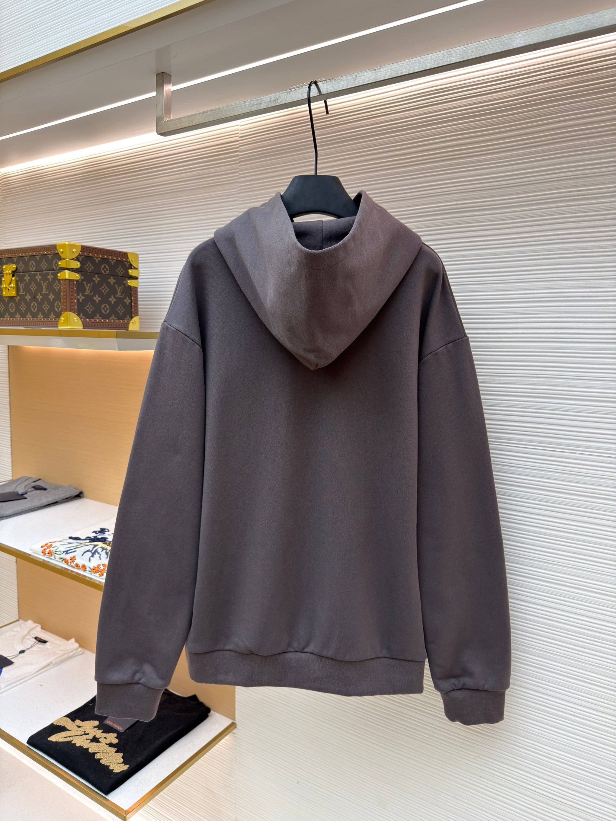 LOU HOODIE