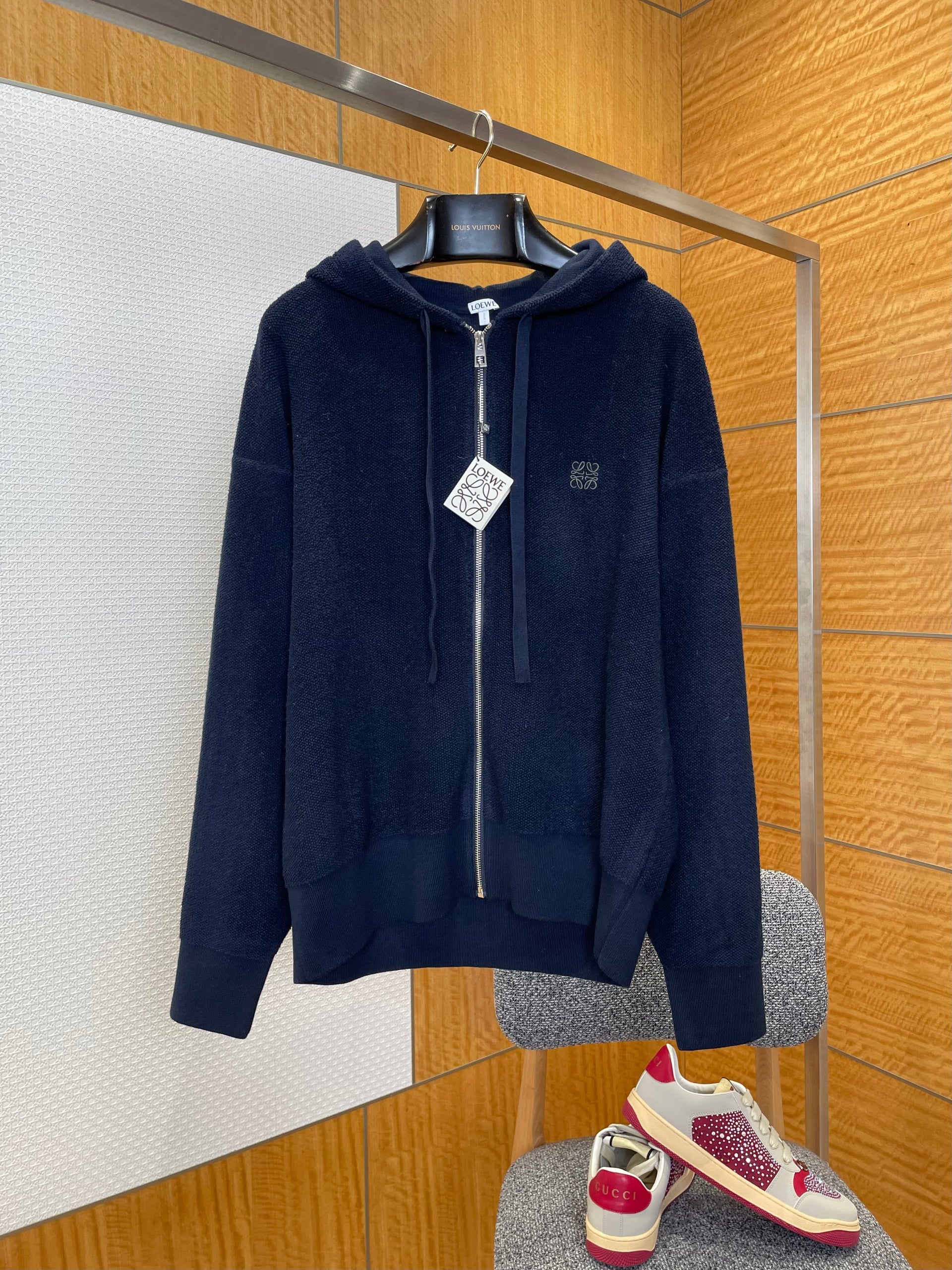 LOEW ZIP SWEATSHIRT