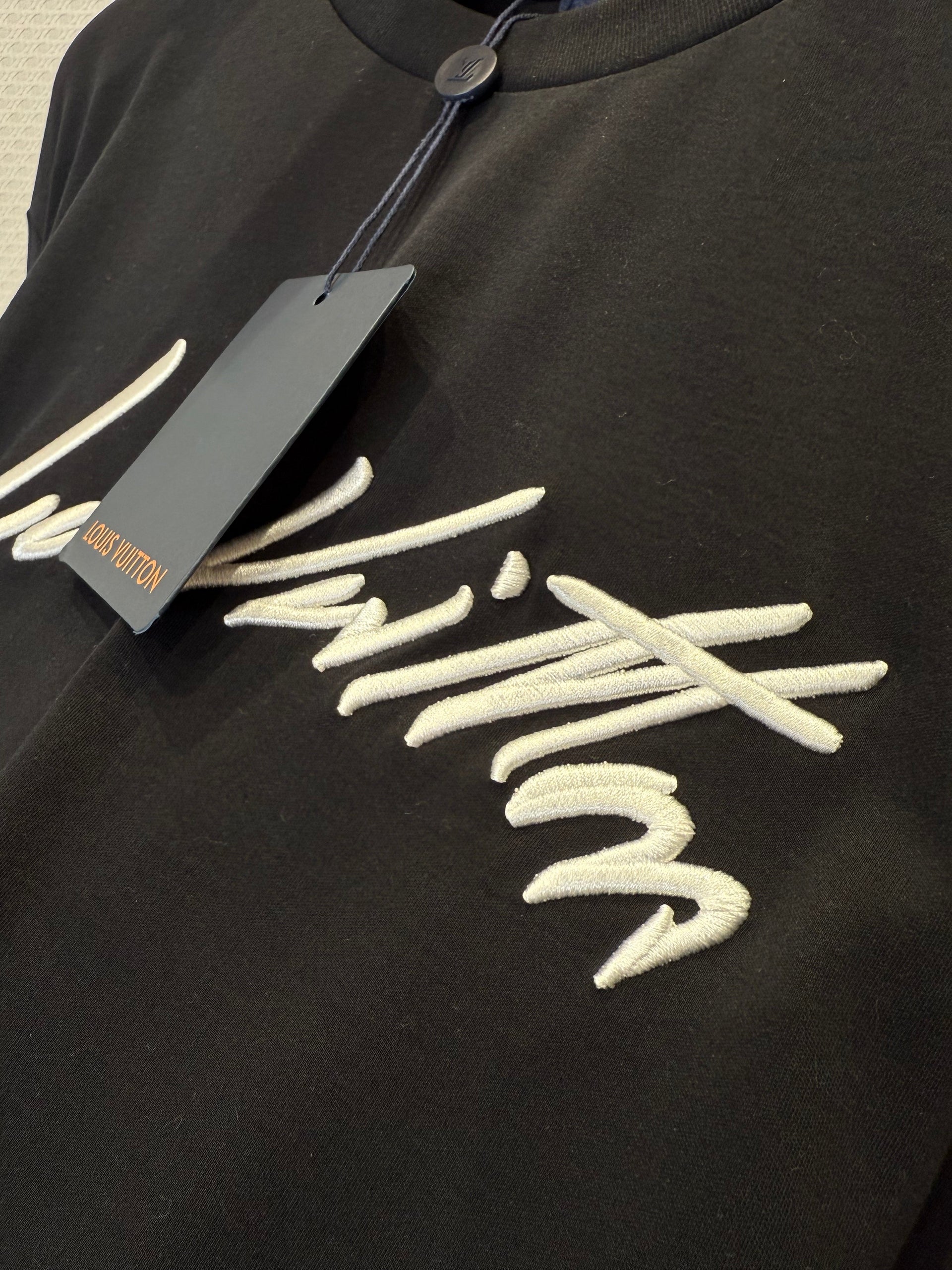 LOU T-SHIRT