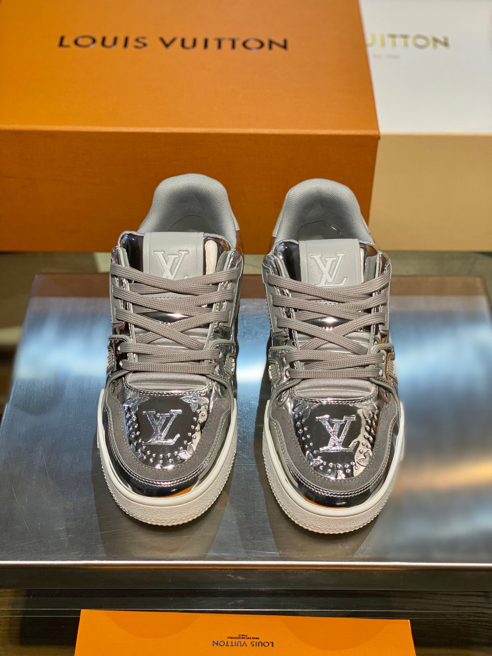 LOU TRAINERS