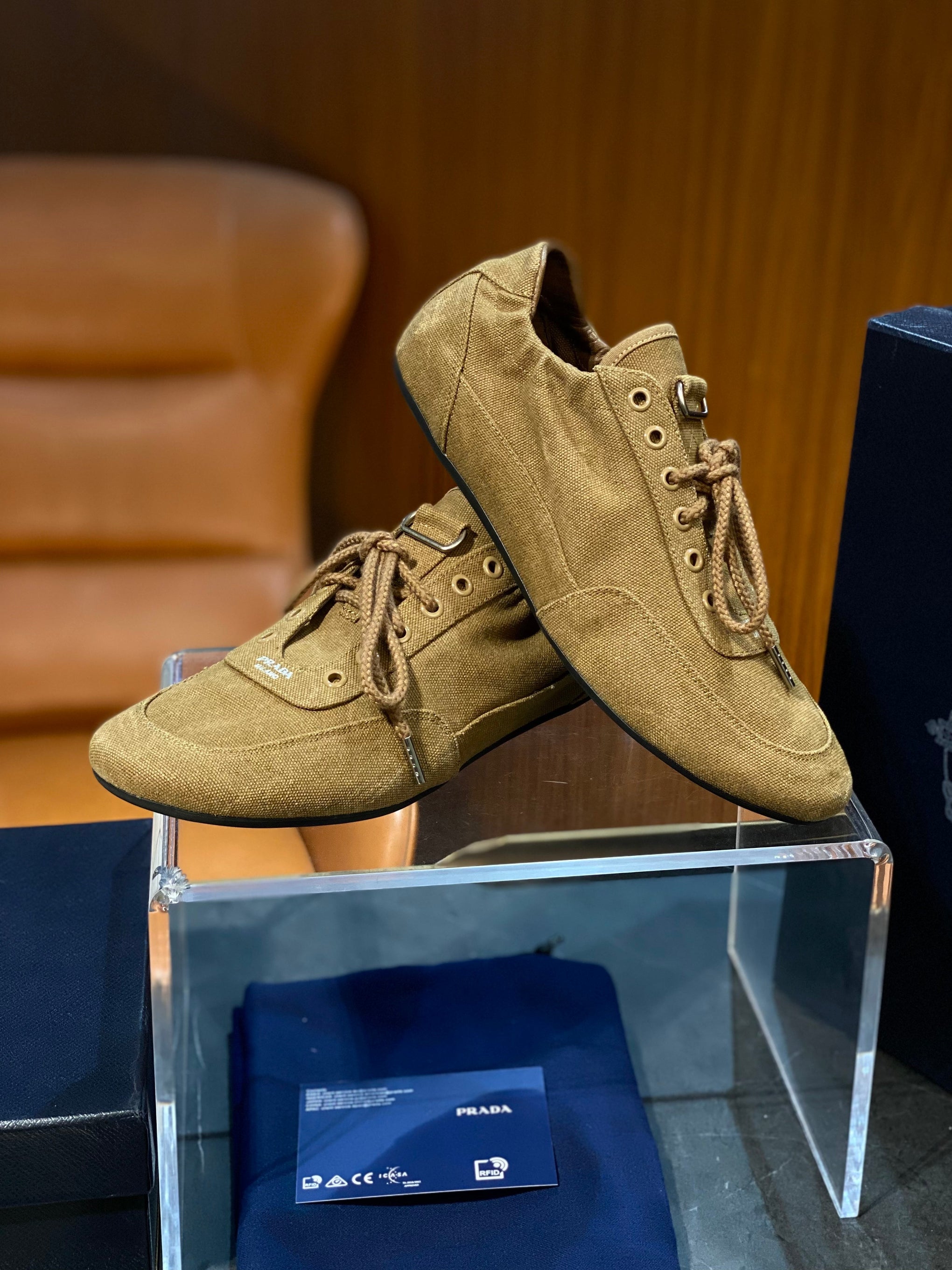 PD COLLAPSE SNEAKER