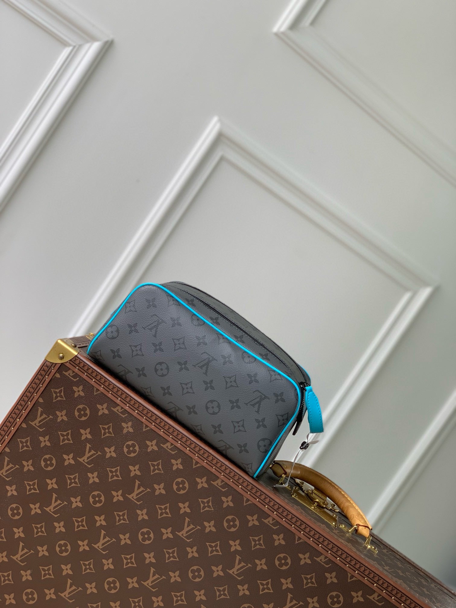 LOU TOILETRY BAG