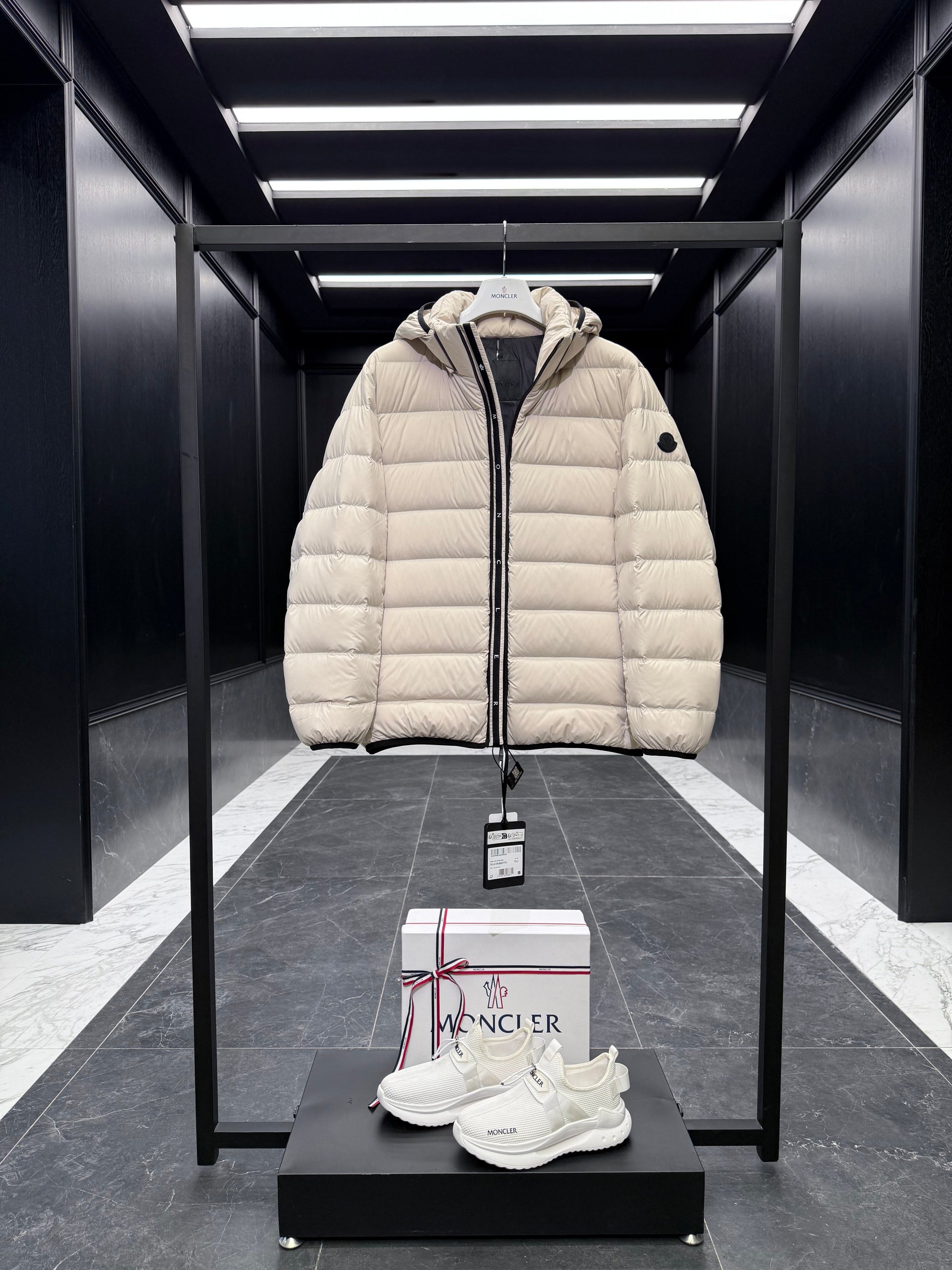 MONC JELUZ JACKET
