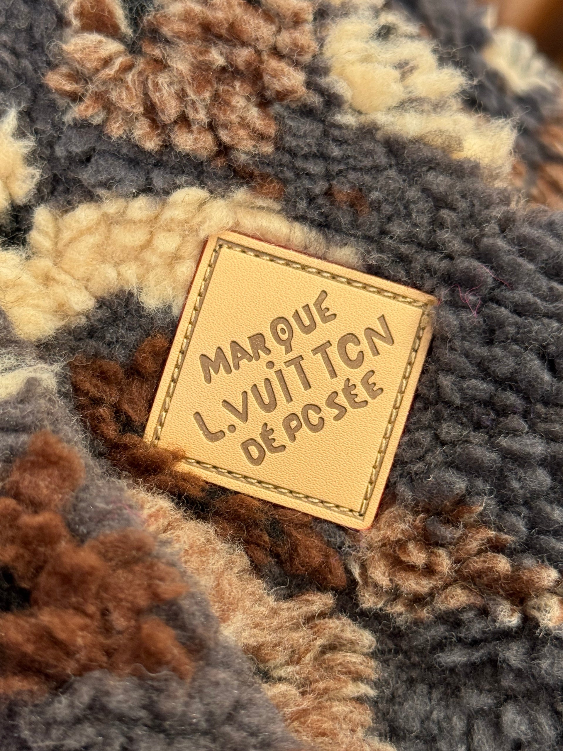 LOU JACKET