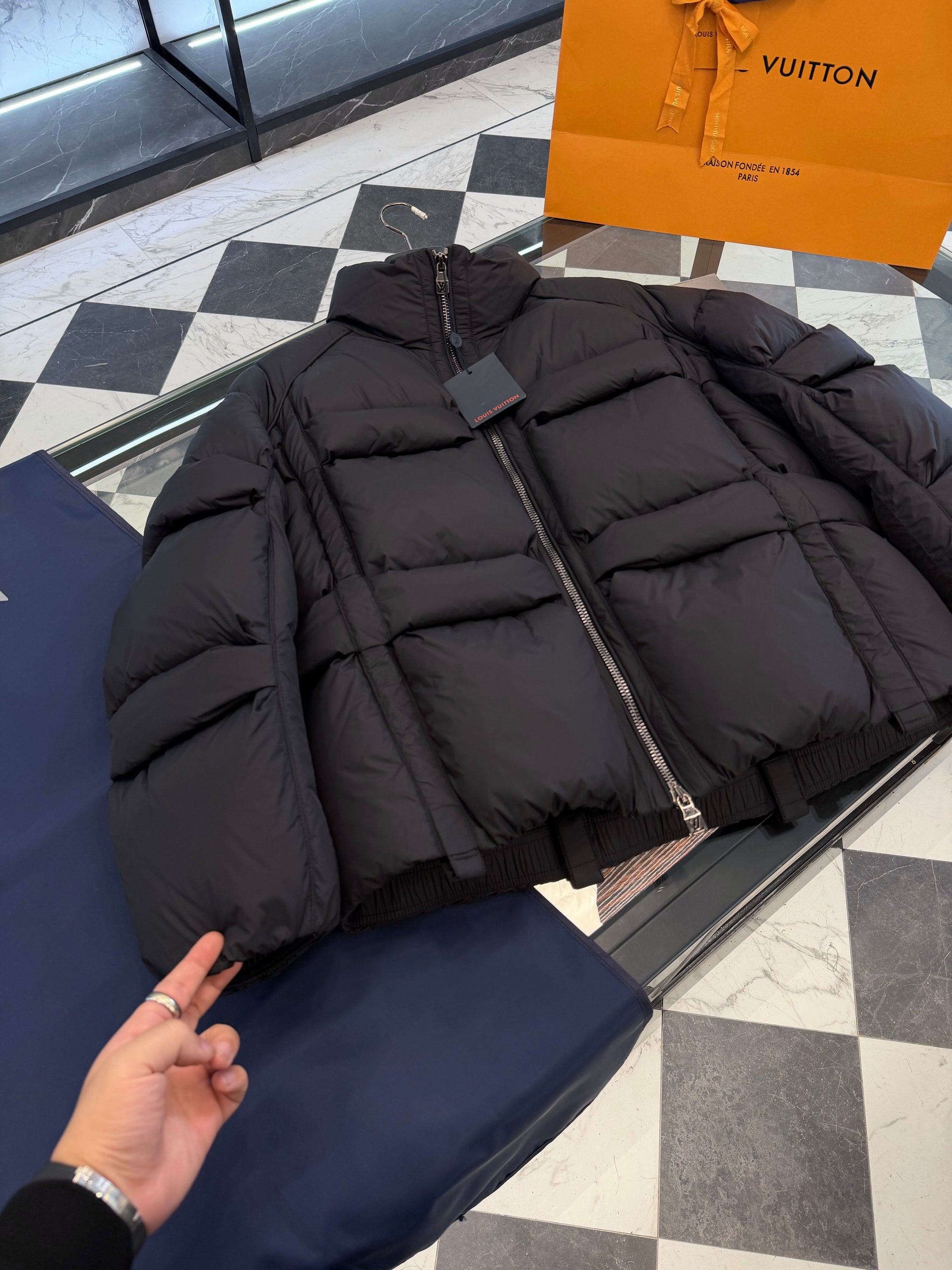 LOU PUFFER JACKET